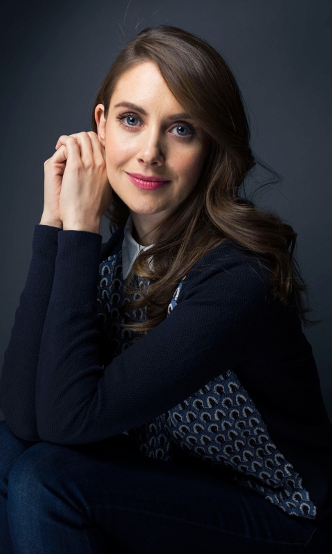 Download mobile wallpaper Smile, Brunette, Blue Eyes, American, Celebrity, Actress, Alison Brie for free.