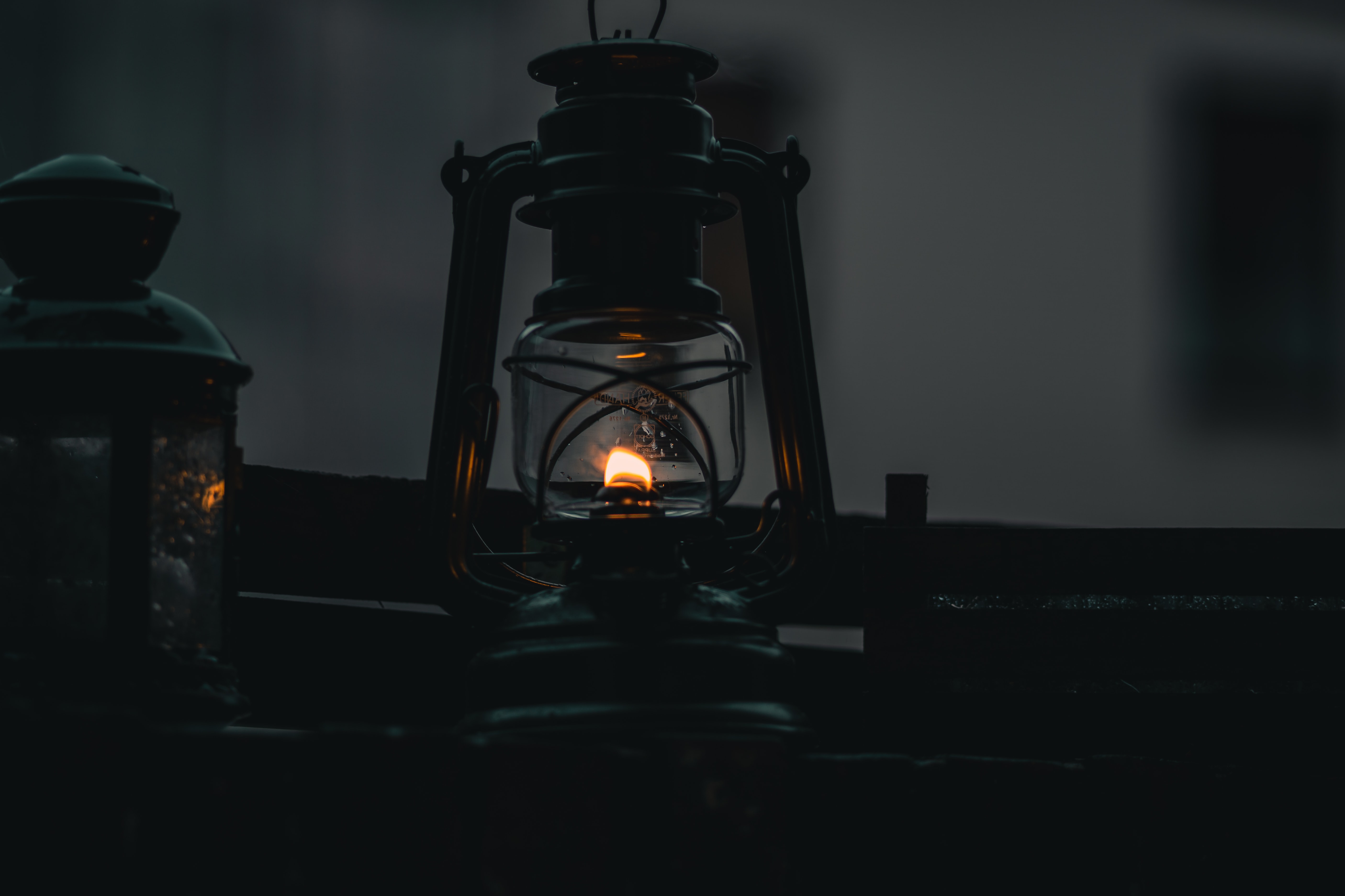 lamp, dark, metal, flame, fire, lantern, metallic High Definition image