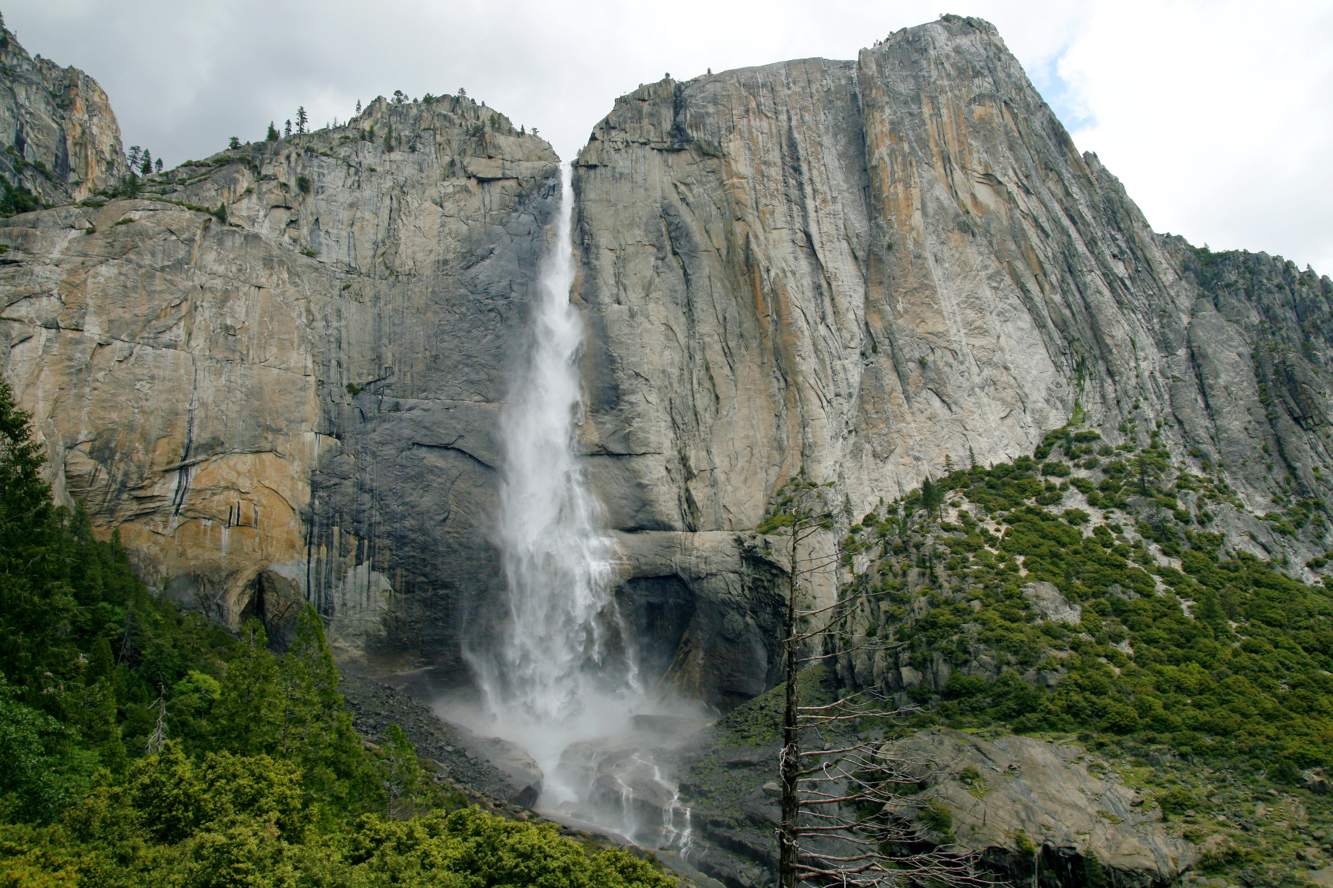 Йосемитский водопад в США