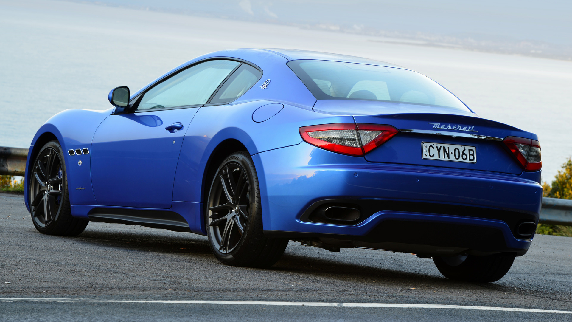 Maserati GRANTURISMO синий