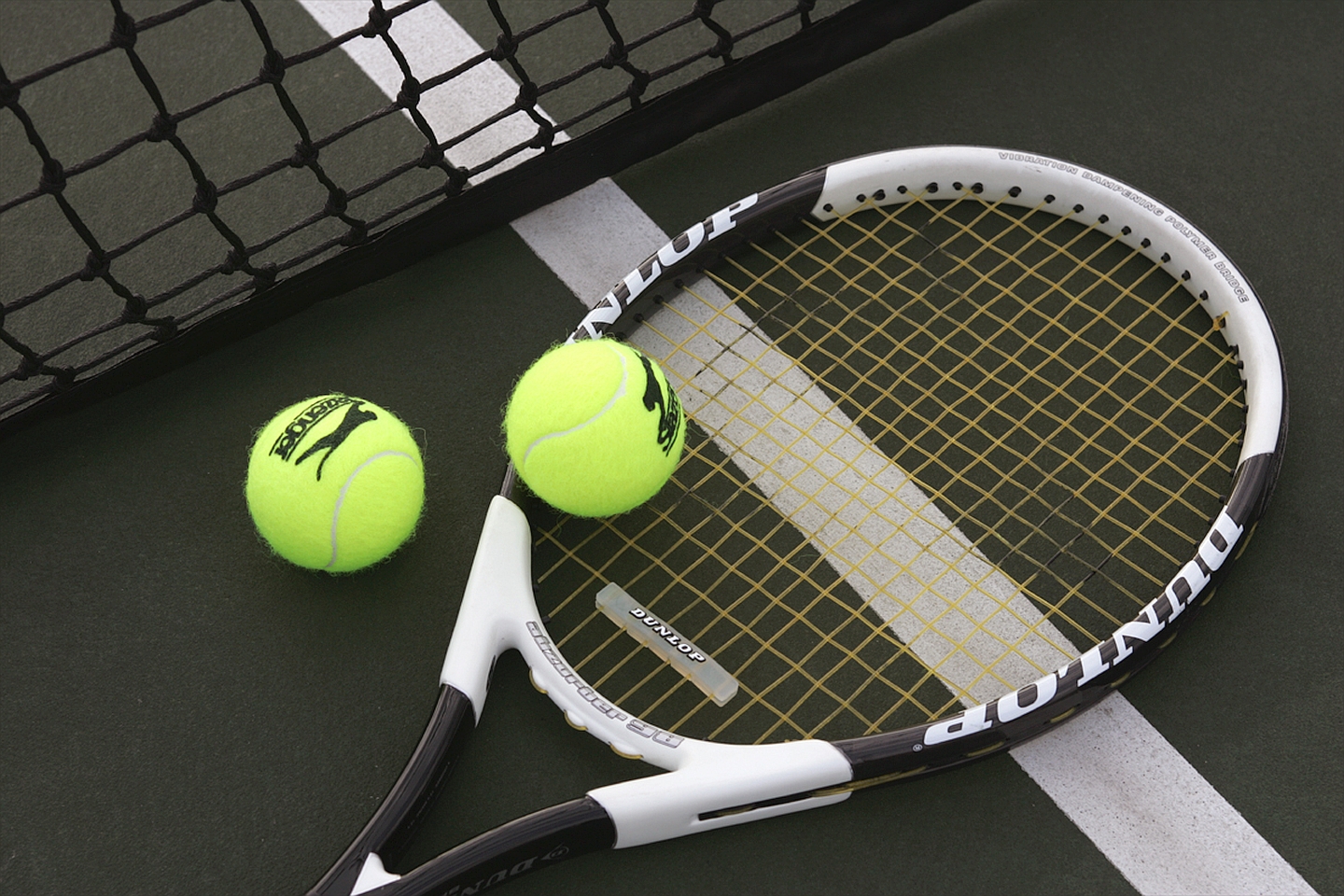 373162 descargar fondo de pantalla tenis, deporte, bola, raqueta: protectores de pantalla e imágenes gratis