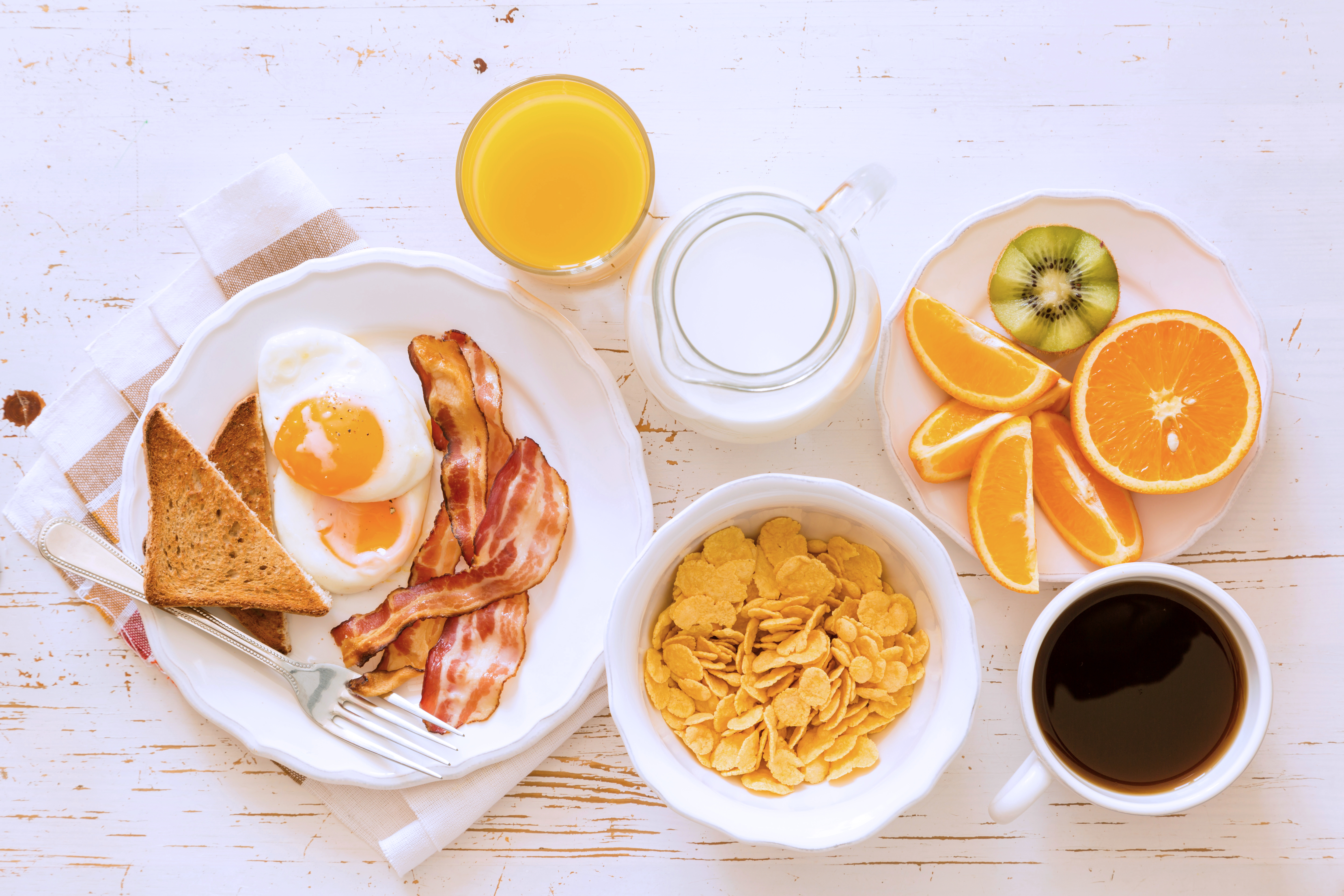 food, breakfast, bacon, coffee, egg, juice, milk, orange (color), still life QHD
