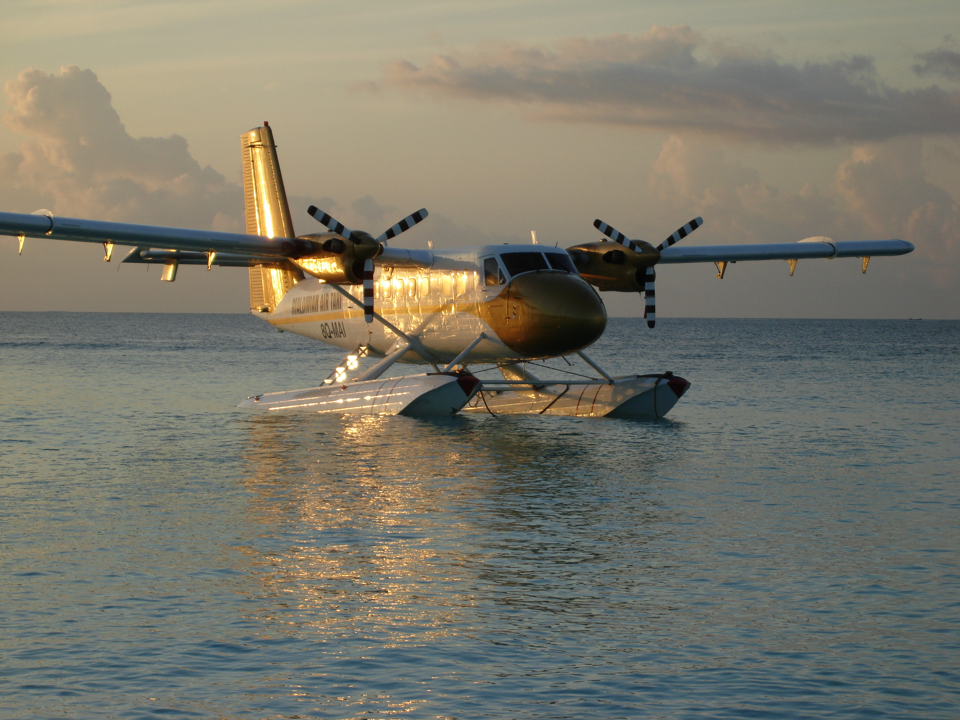 Mobile wallpaper seaplane, vehicles, de havilland canada dhc 6 twin otter, aircraft, maldivian air taxi