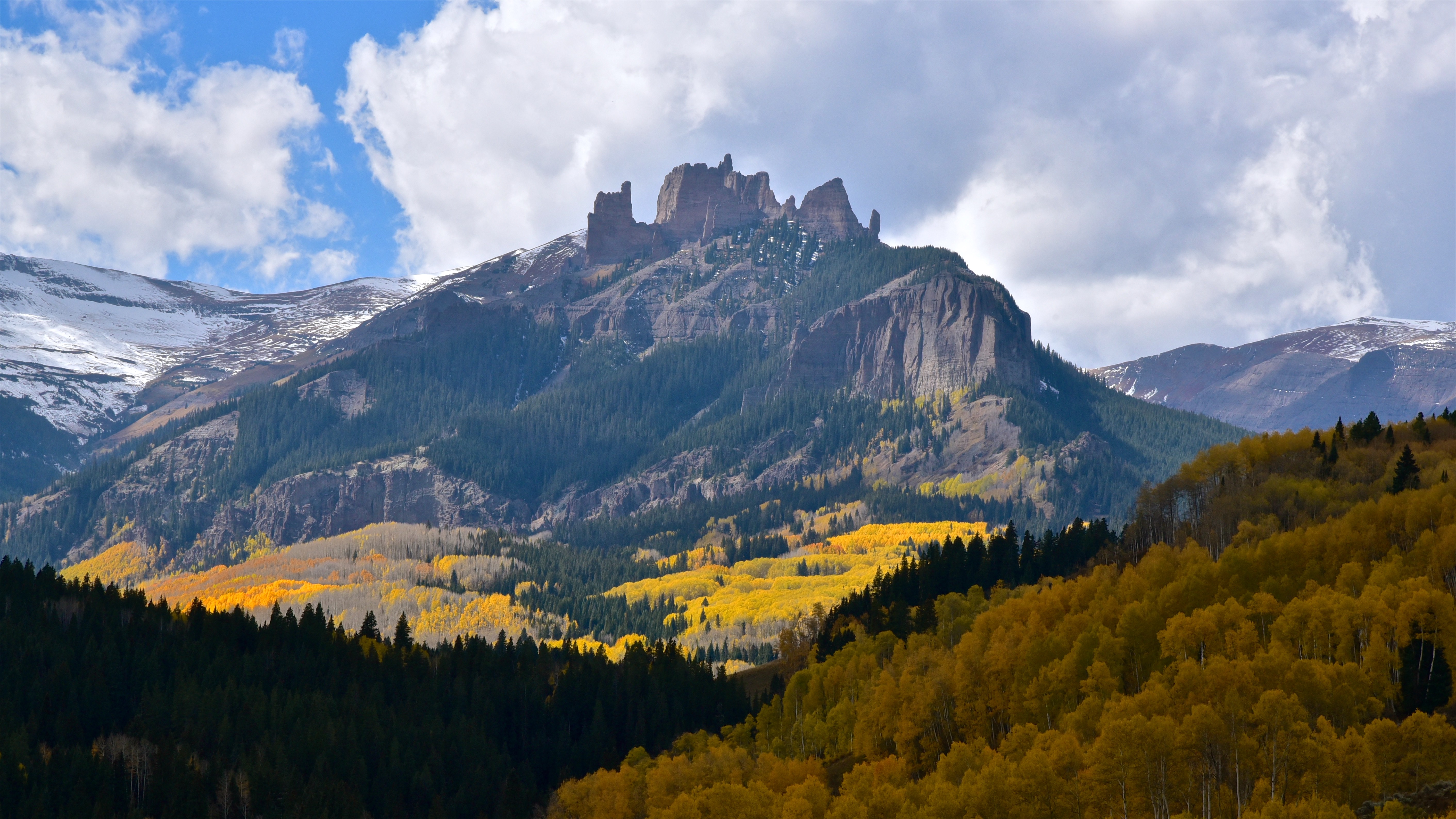 142835 télécharger l'image automne, nature, arbres, montagnes, les rochers, roches, forêt - fonds d'écran et économiseurs d'écran gratuits