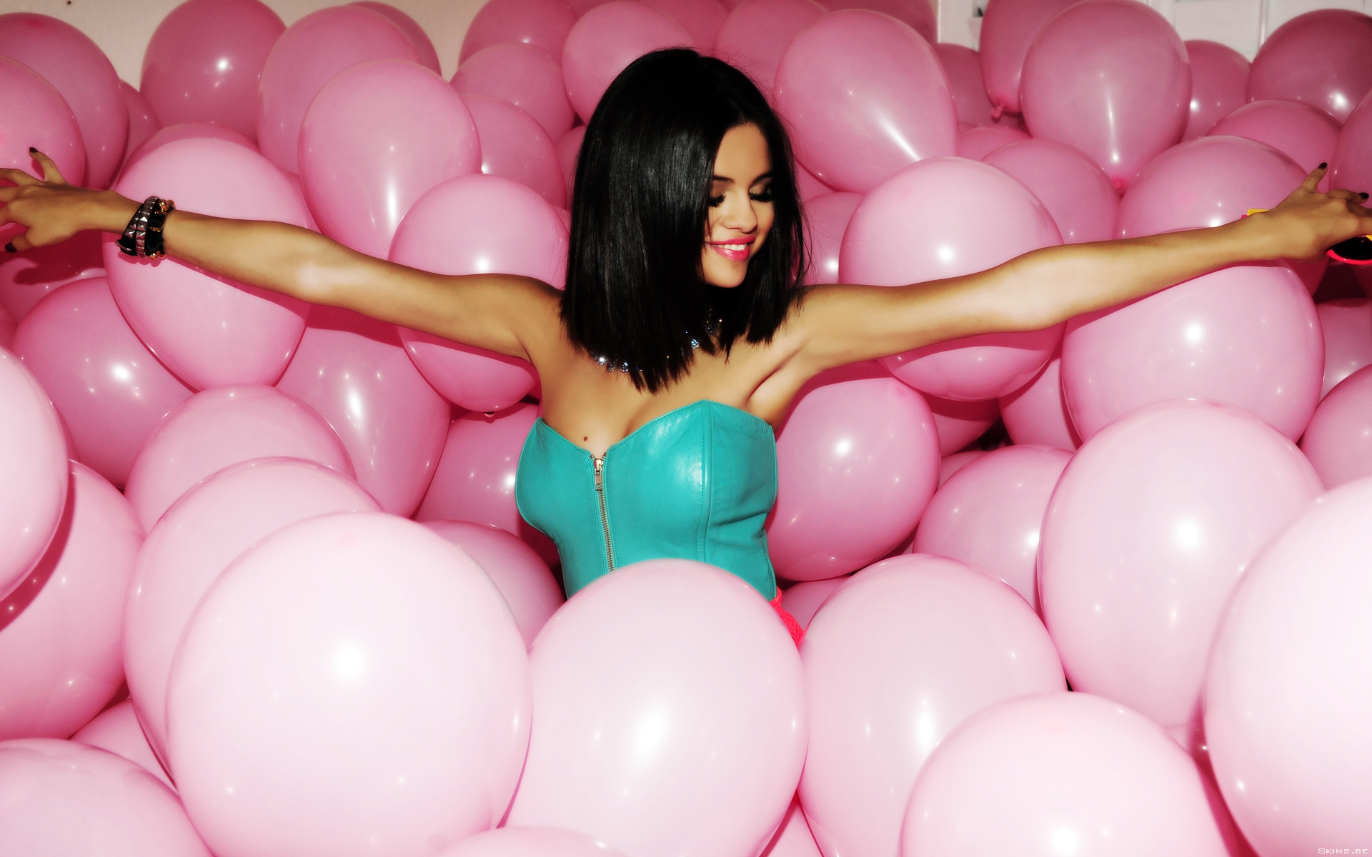 selena gomez, music, balloon for android
