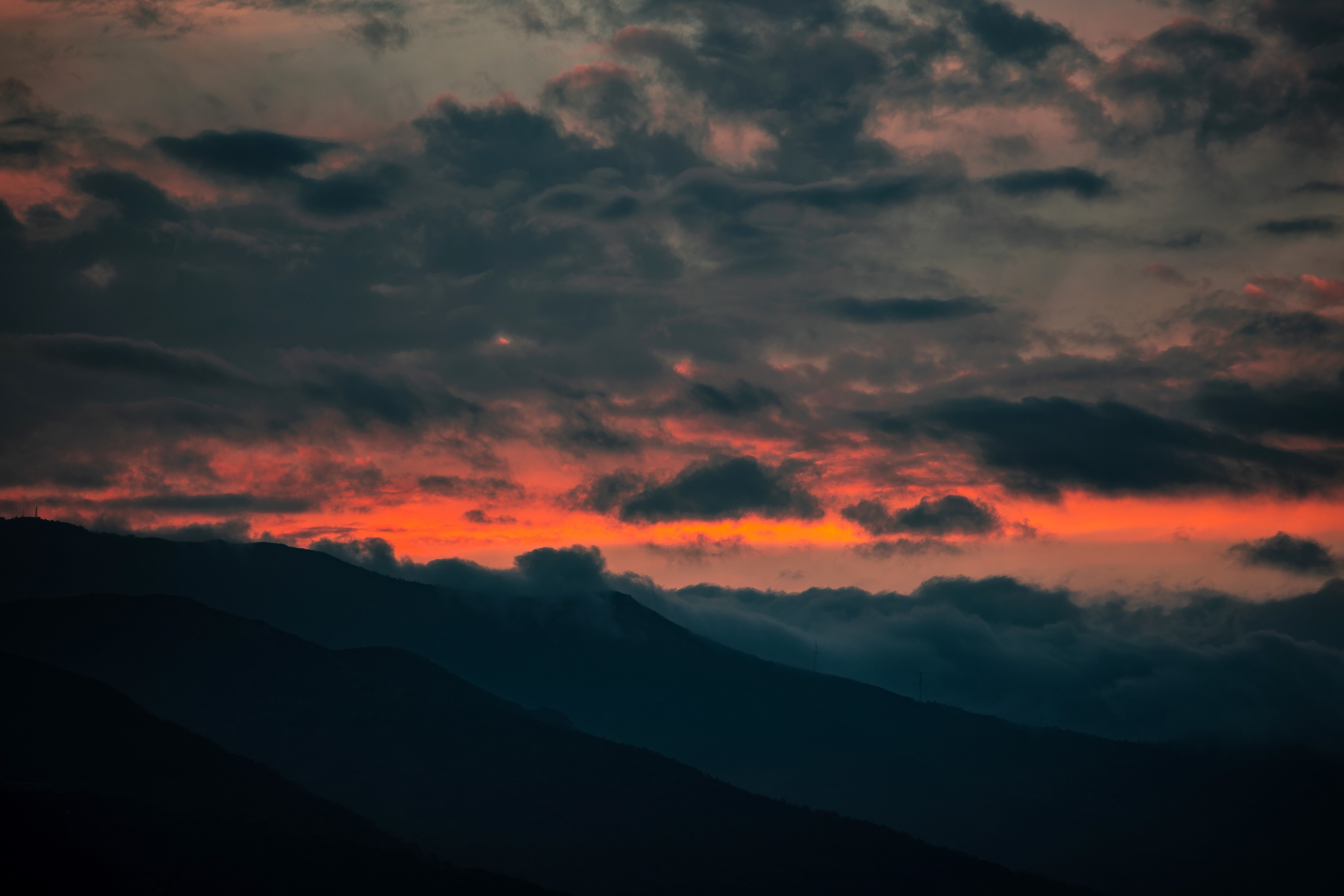 93596壁紙のダウンロード山脈, ナイト, 雲, 闇, 暗い, 多孔質, 多孔-スクリーンセーバーと写真を無料で