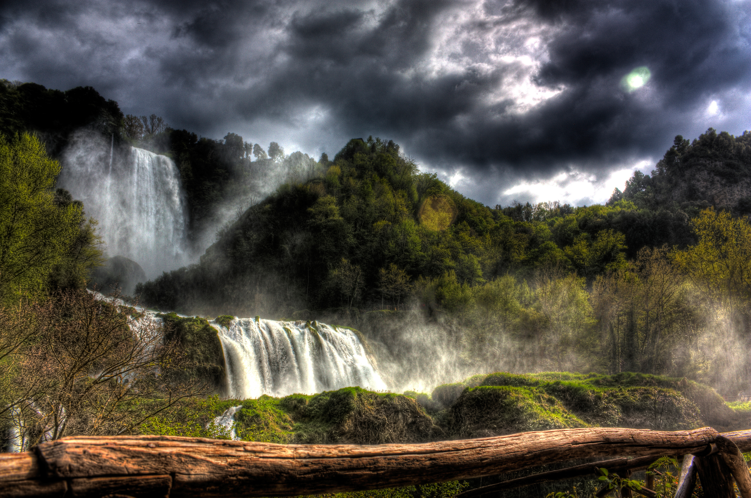 Красивые Лесные водопады