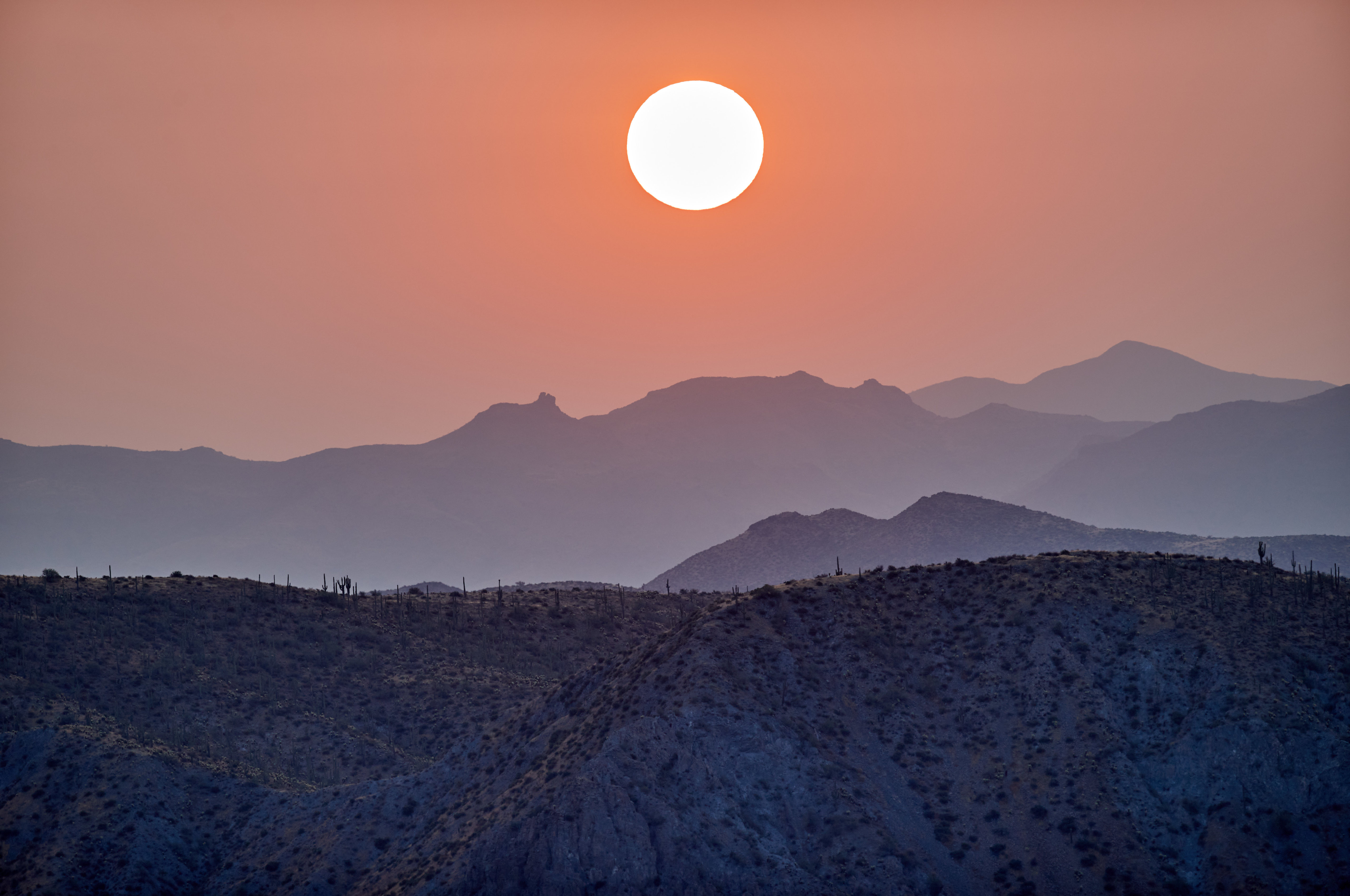53316 Hintergrundbild herunterladen mountains, natur, sunset, sun, nebel, die hügel, hügel - Bildschirmschoner und Bilder kostenlos