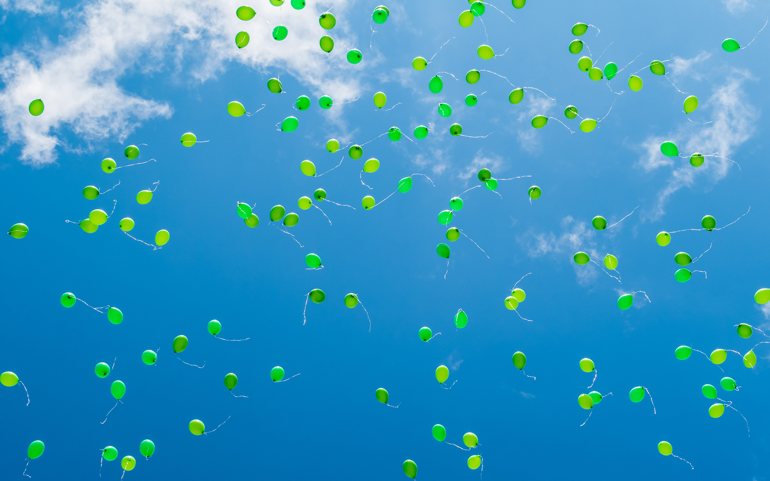 Воздух для телефона. Обои на рабочий стол воздушные шары и небо. Воздух картинка. Воздушный шар. Мыльные пузыри воздушные шарики ветер.