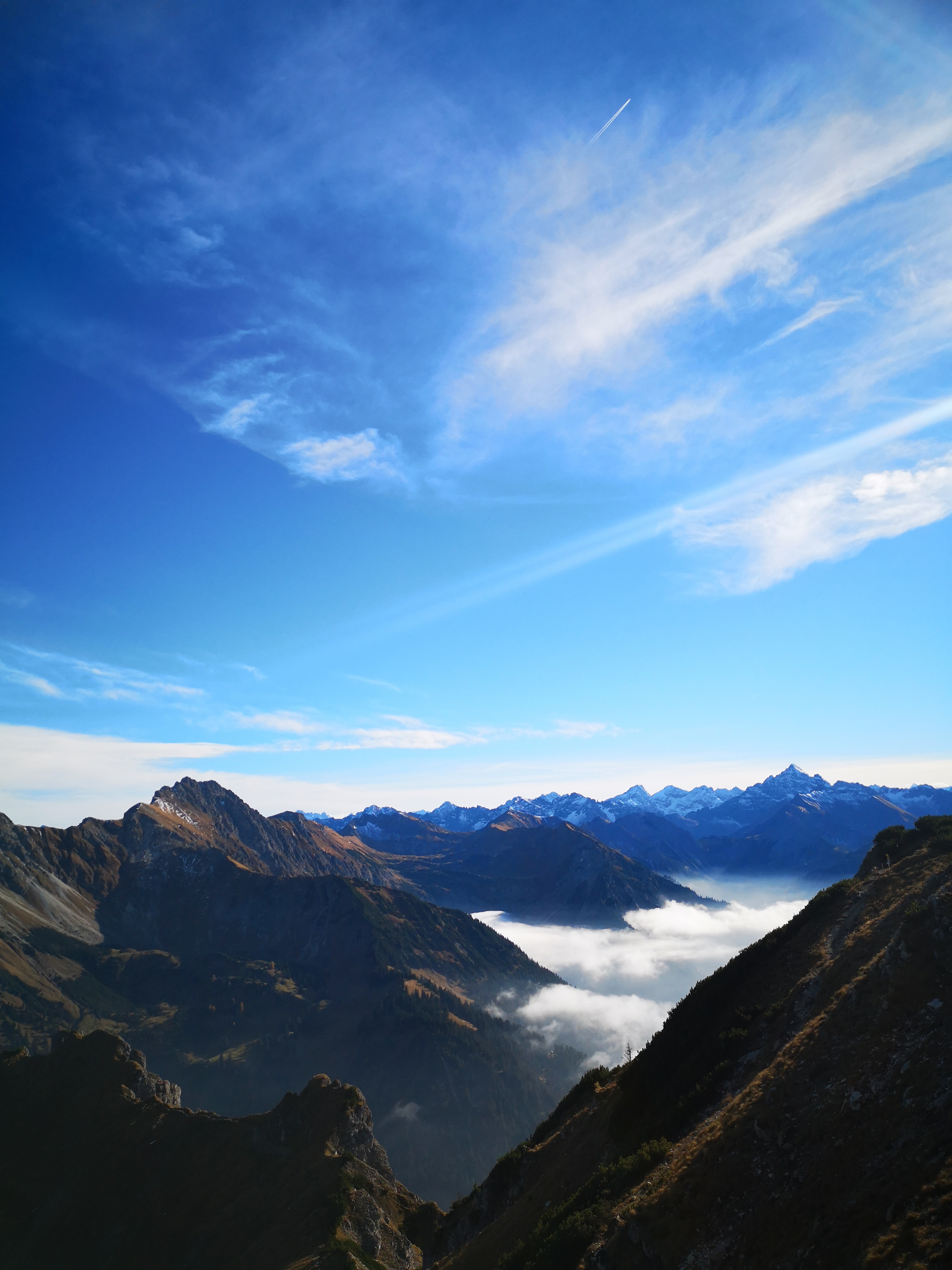 Скачать обои бесплатно Альпы, Облака, Вершины, Туман, Природа, Вид Сверху, Горы картинка на рабочий стол ПК