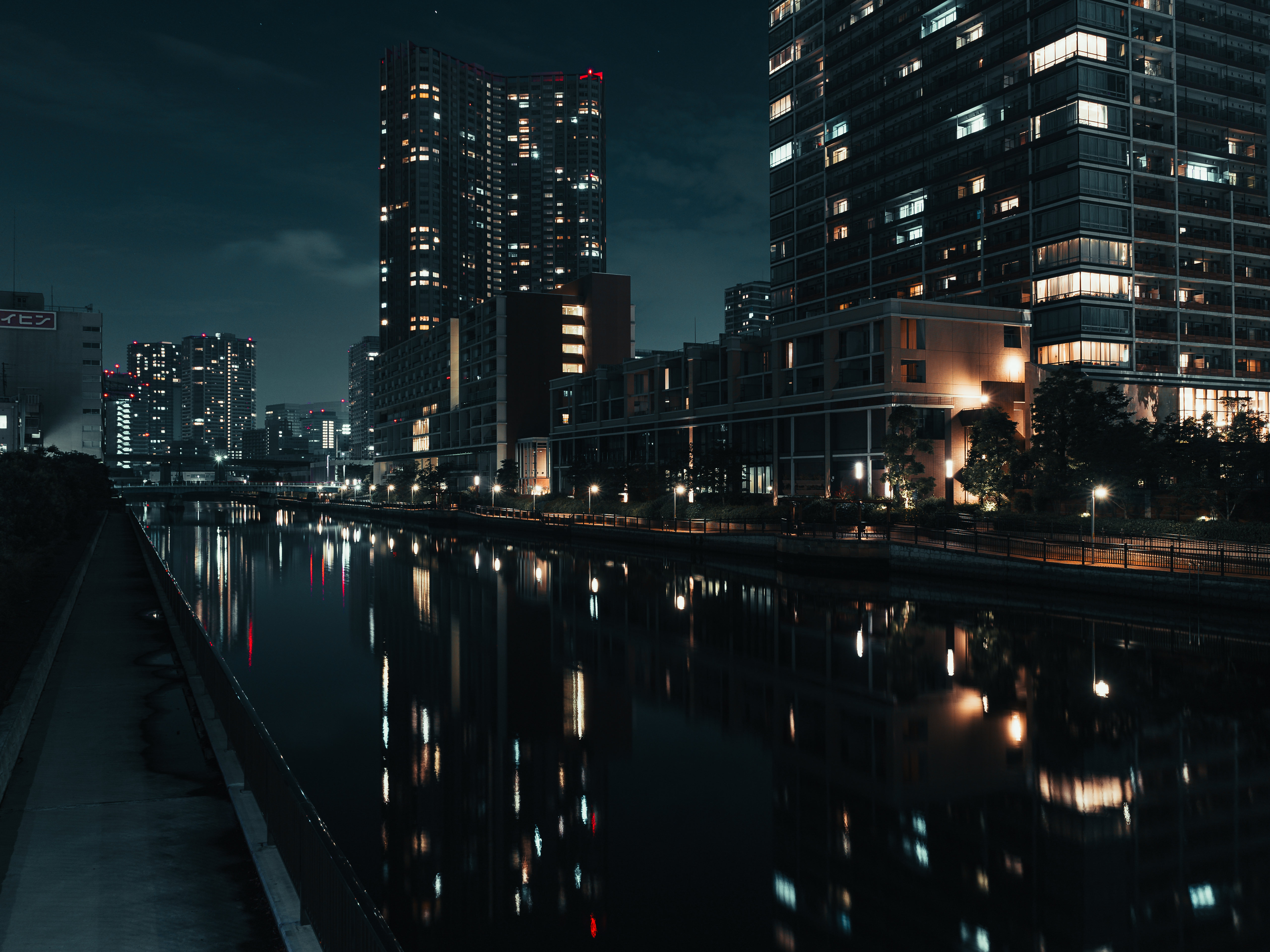 Laden Sie das Städte, Gebäude, Night City, Nächtliche Stadt, Tokio, Tokyo, Flüsse-Bild kostenlos auf Ihren PC-Desktop herunter