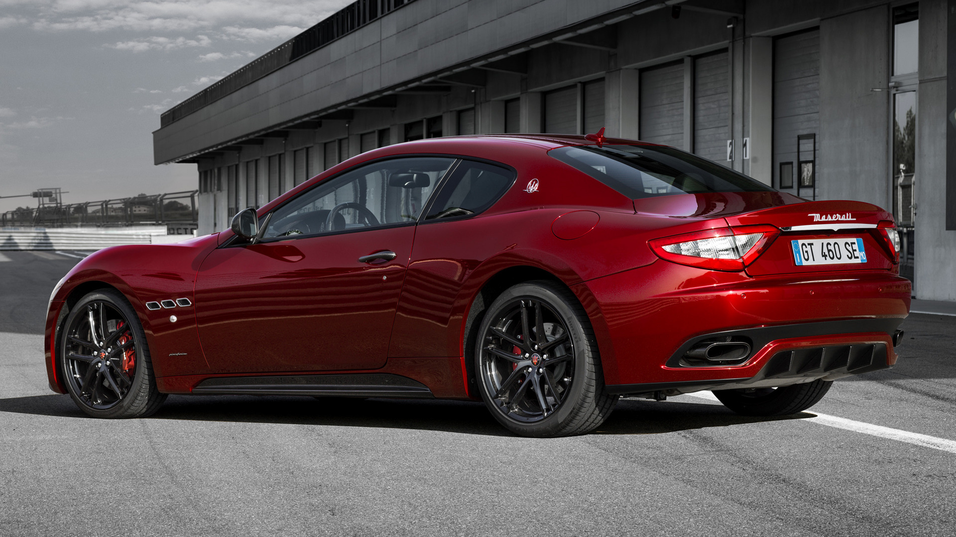 Maserati GRANTURISMO красный