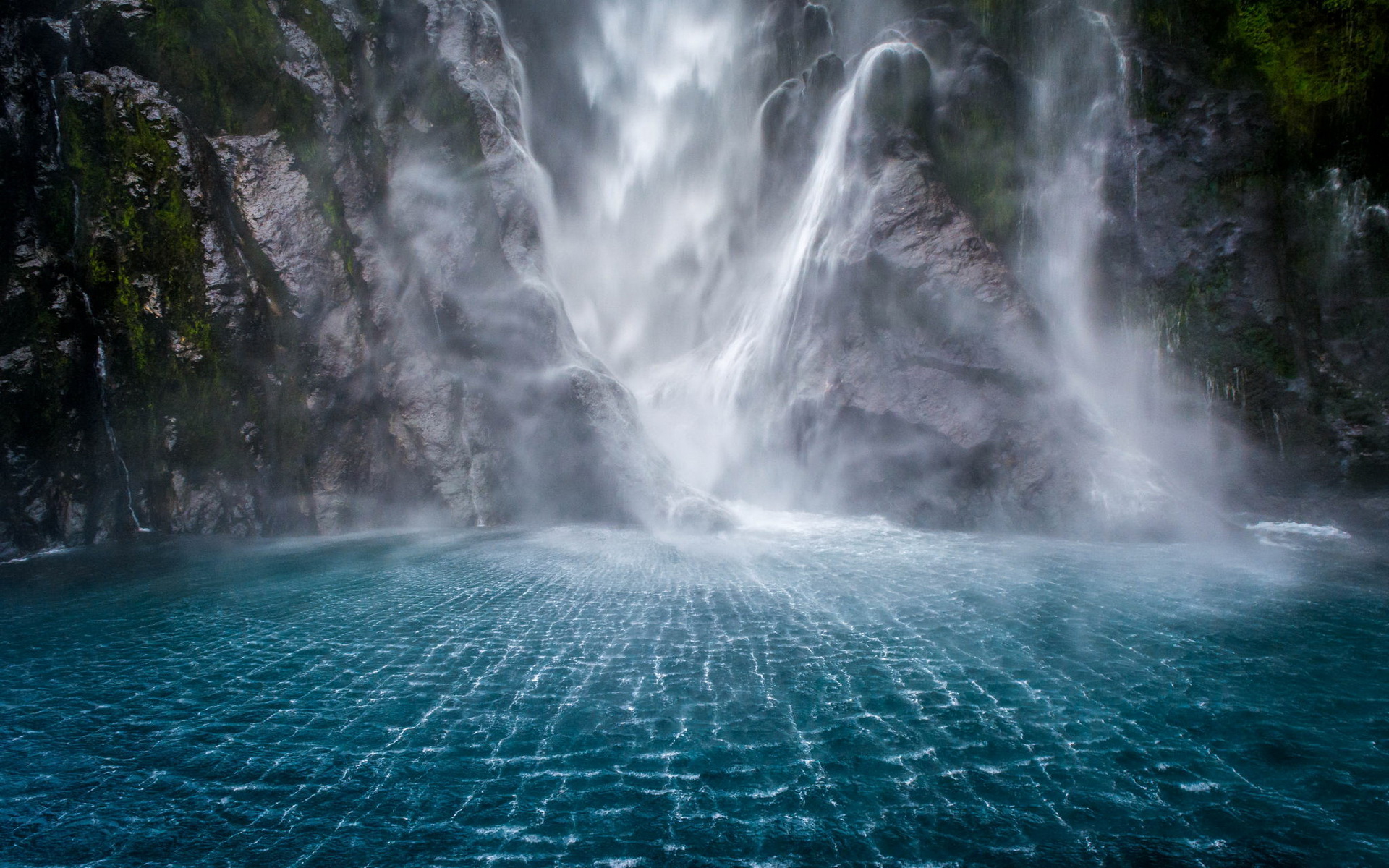 Водопад « голубая Лагуна» ( г.холм)