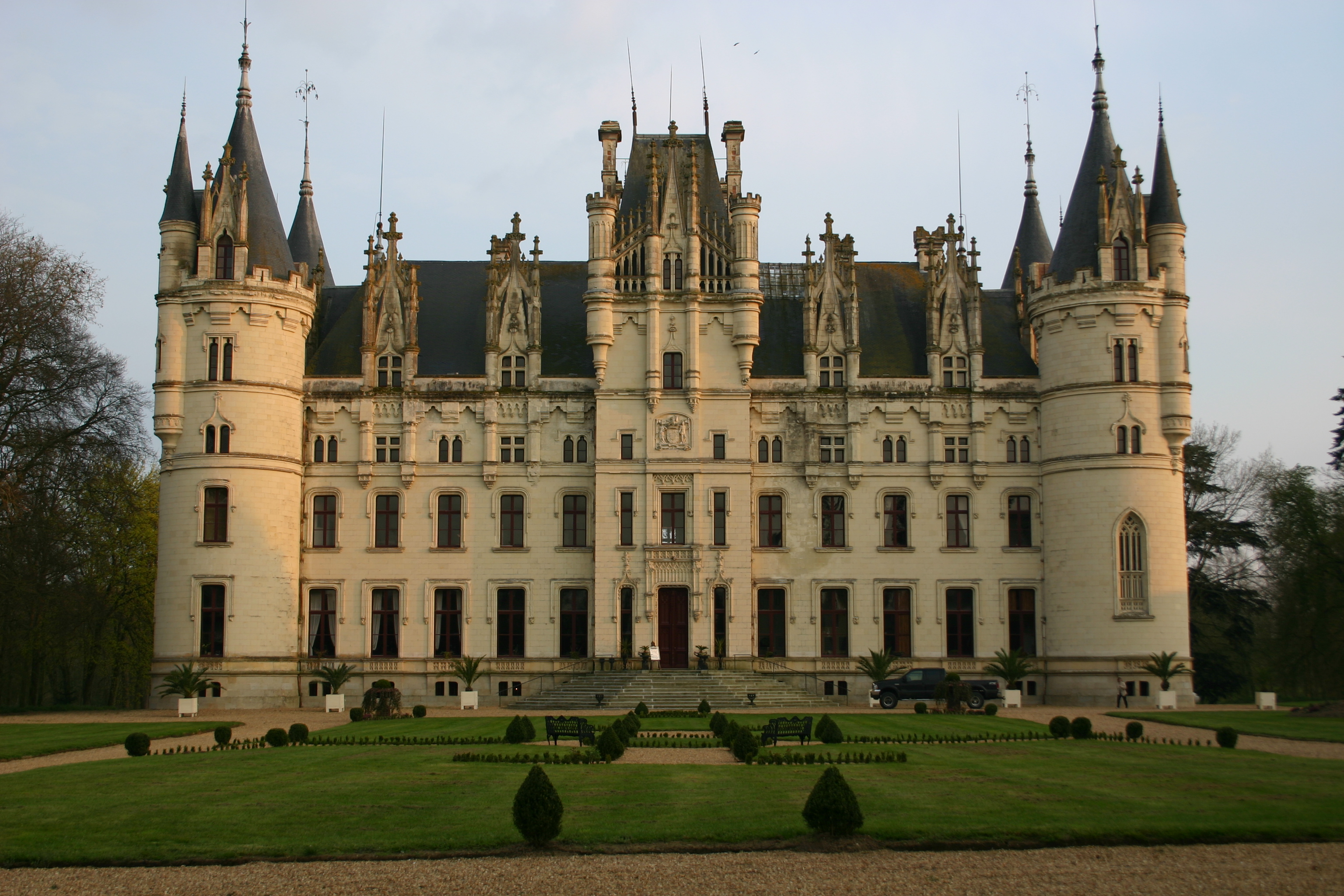 Замок Шален-ла-потри (Франция)