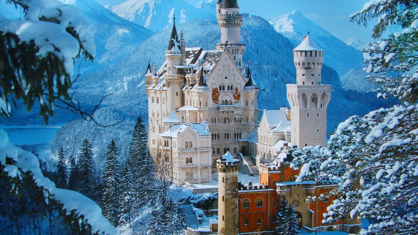 Замок Нойшванштайн Германия зима