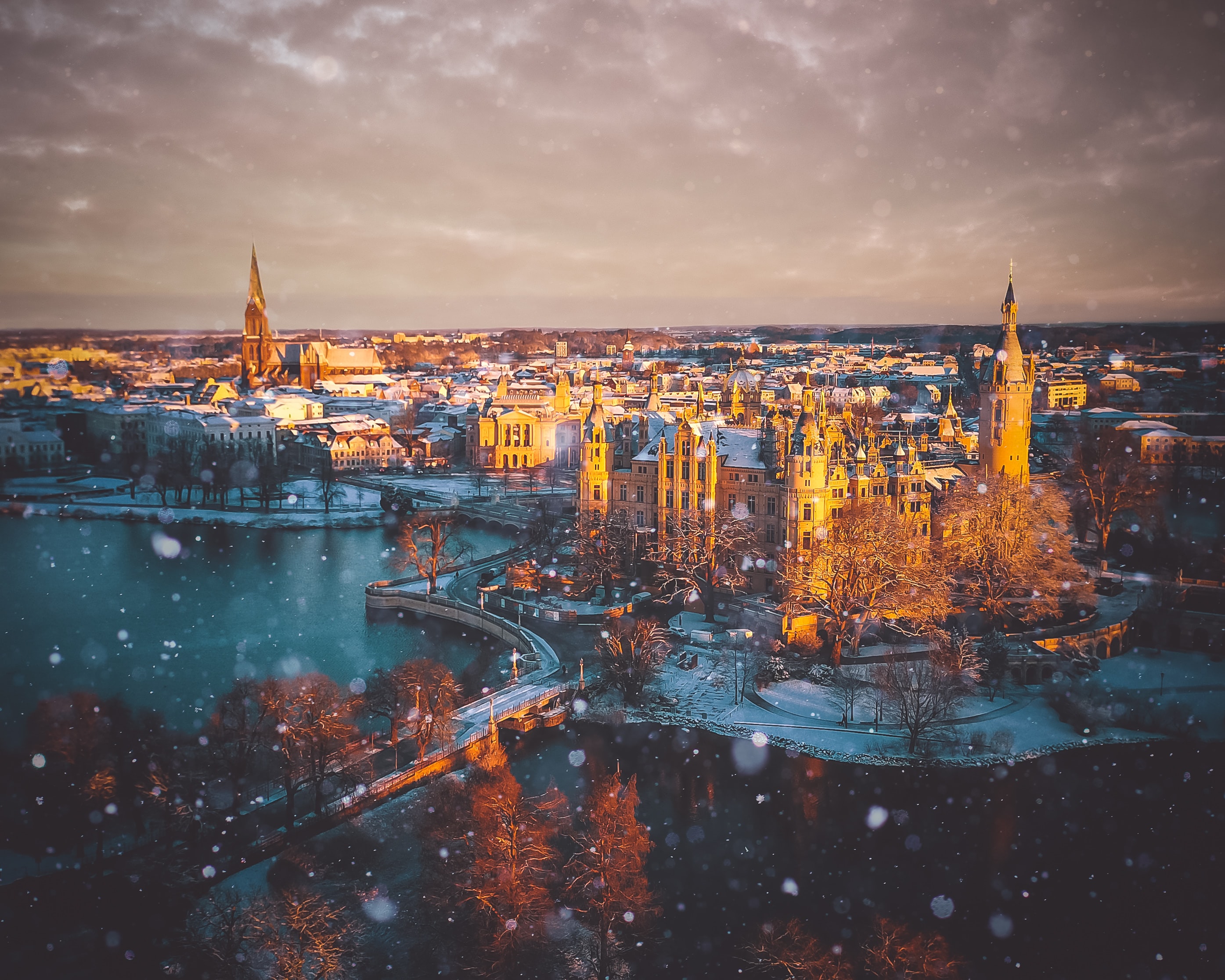 Free download wallpaper Palace, Rivers, Cities, Snow, City on your PC desktop