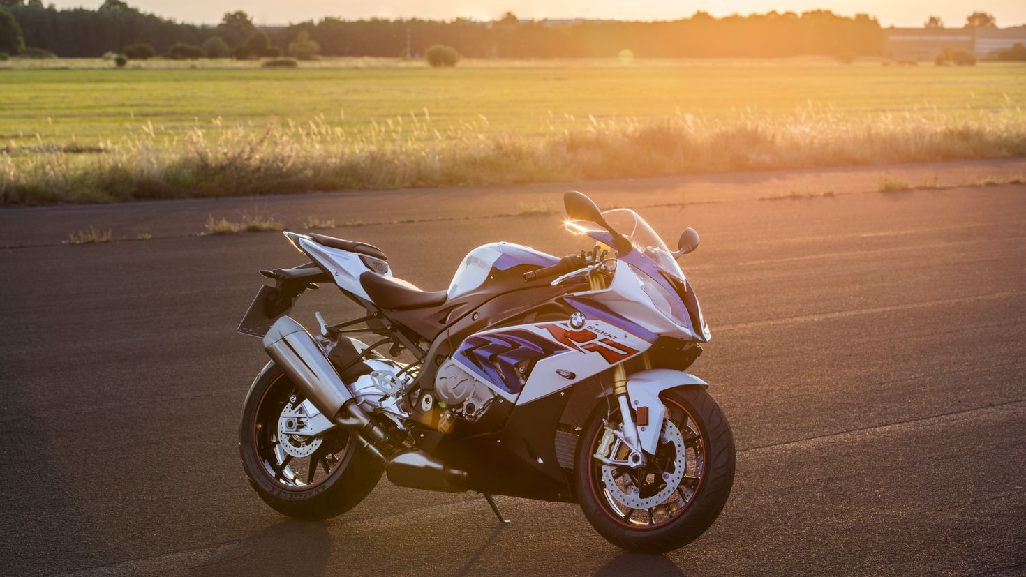 BMW s1000rr закат