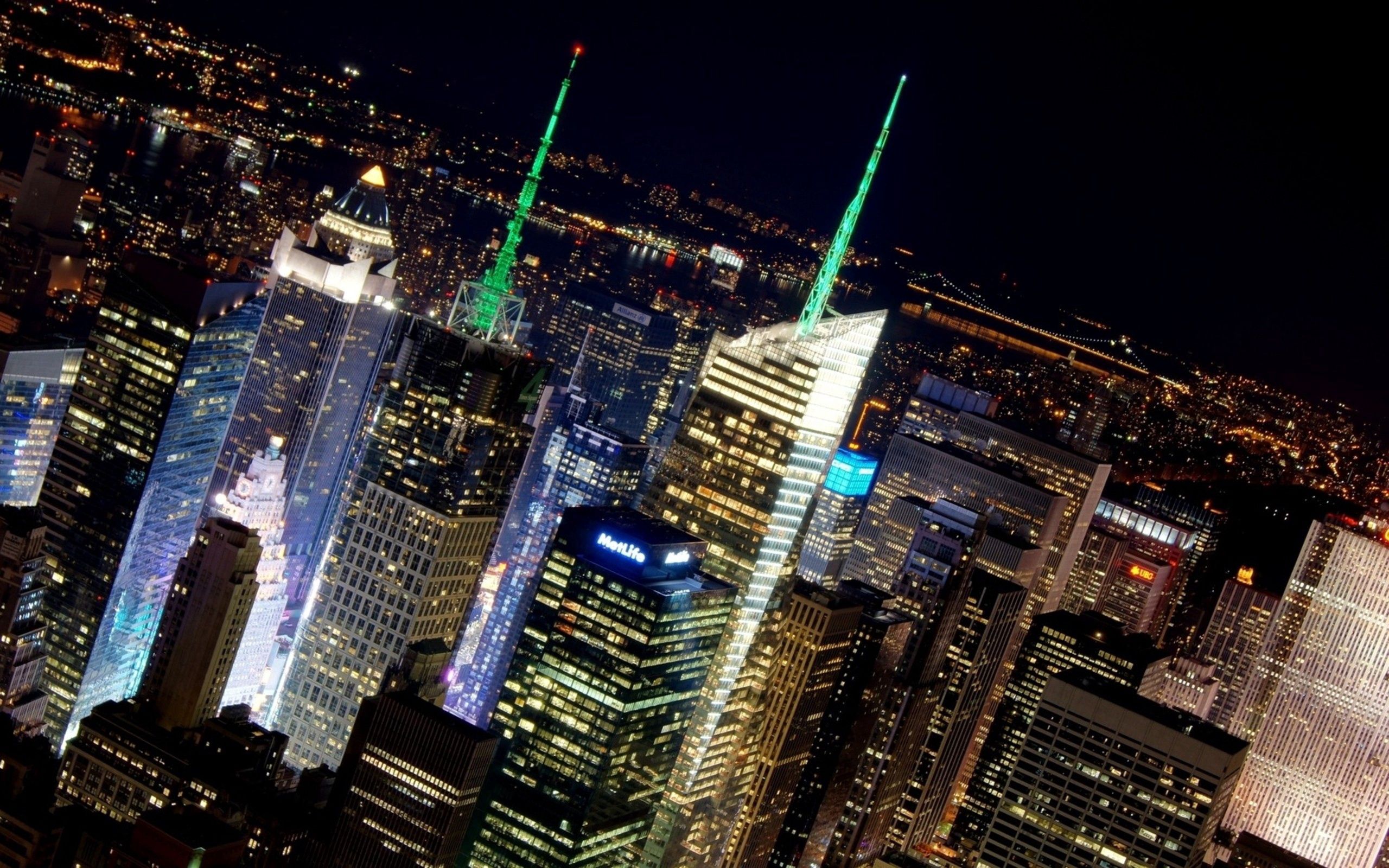 67973 descargar fondo de pantalla nueva york, ciudades, noche, rascacielos, edificio, brillar, luz: protectores de pantalla e imágenes gratis