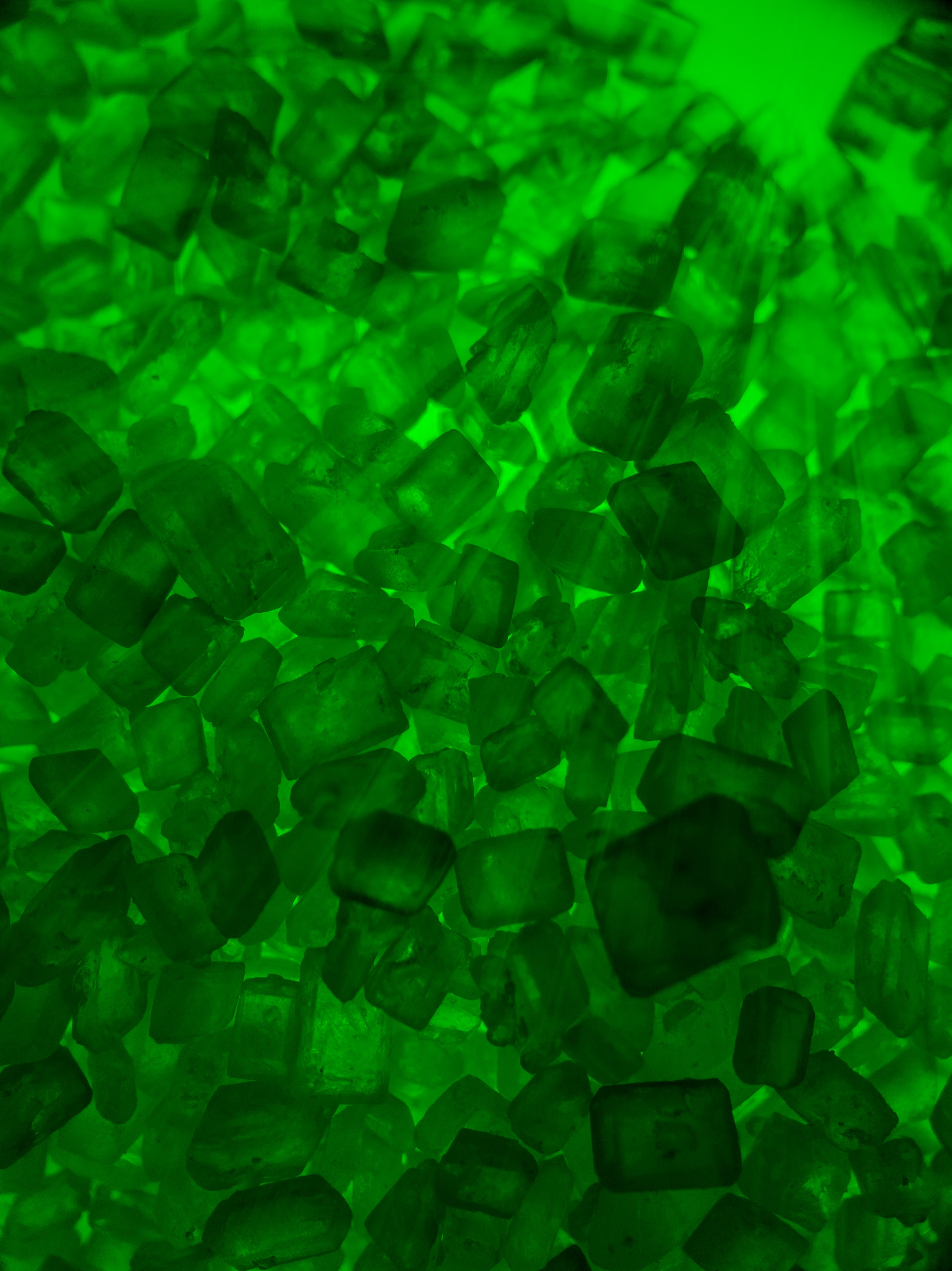 green, rays, stones, miscellanea, miscellaneous, beams, crystals UHD
