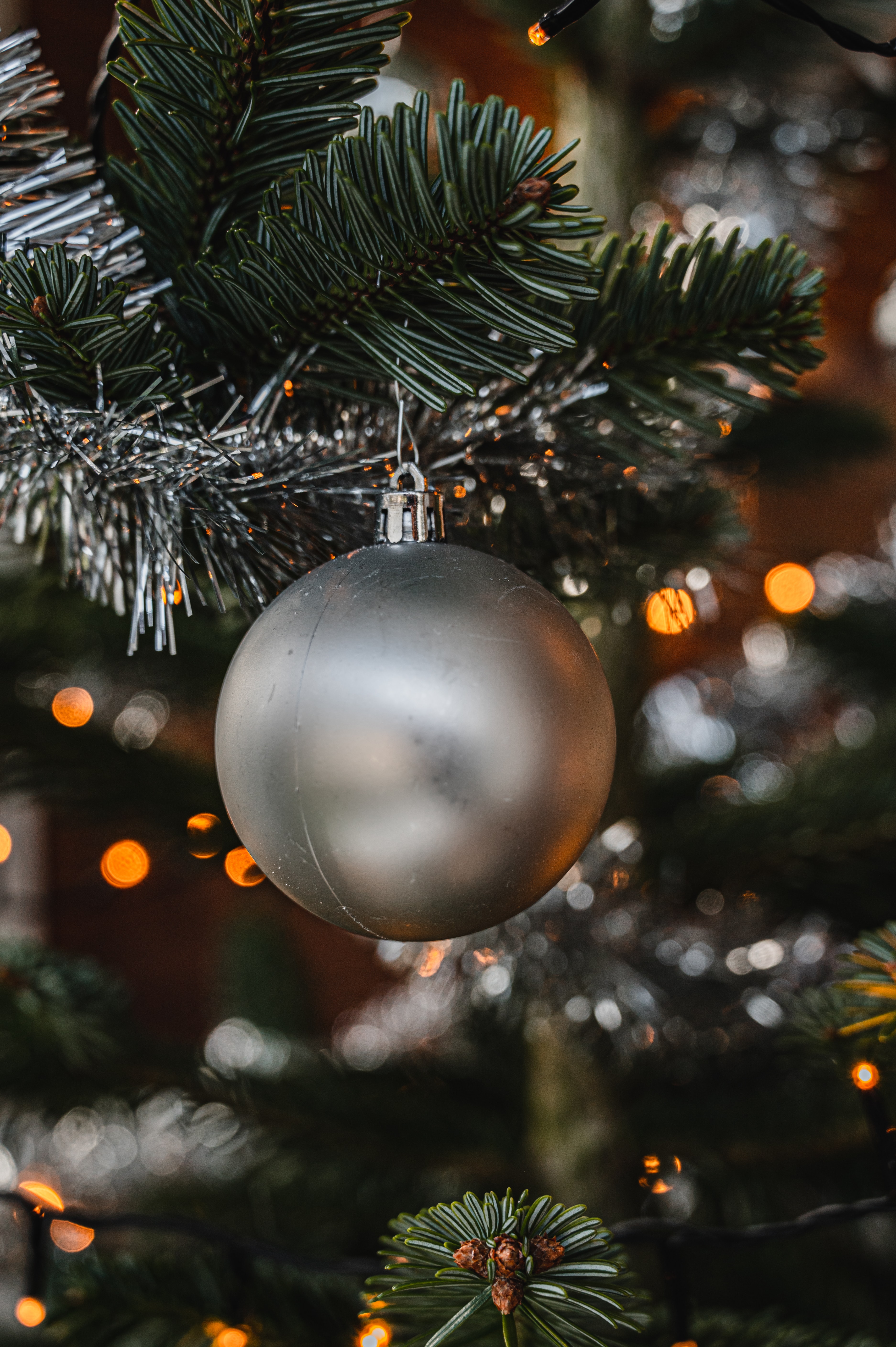 Téléchargez des papiers peints mobile Décoration, Ballon, Balle, Arbre De Noël, Nouvel An, Fêtes, Sapin De Noël, Noël gratuitement.