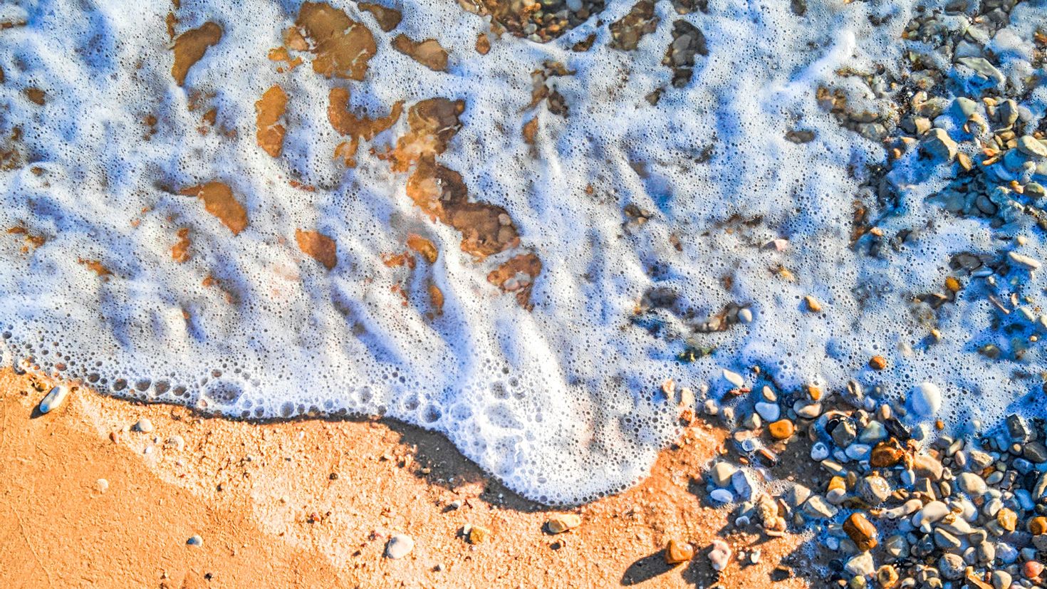 песок галька море