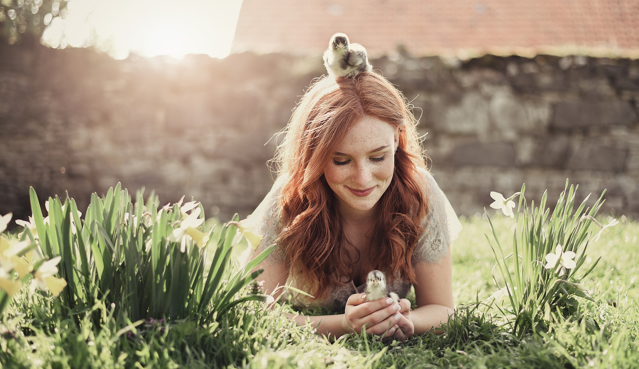 Full HD women, mood, baby animal, chick, freckles, grass, lying down, model, redhead, smile, sunny