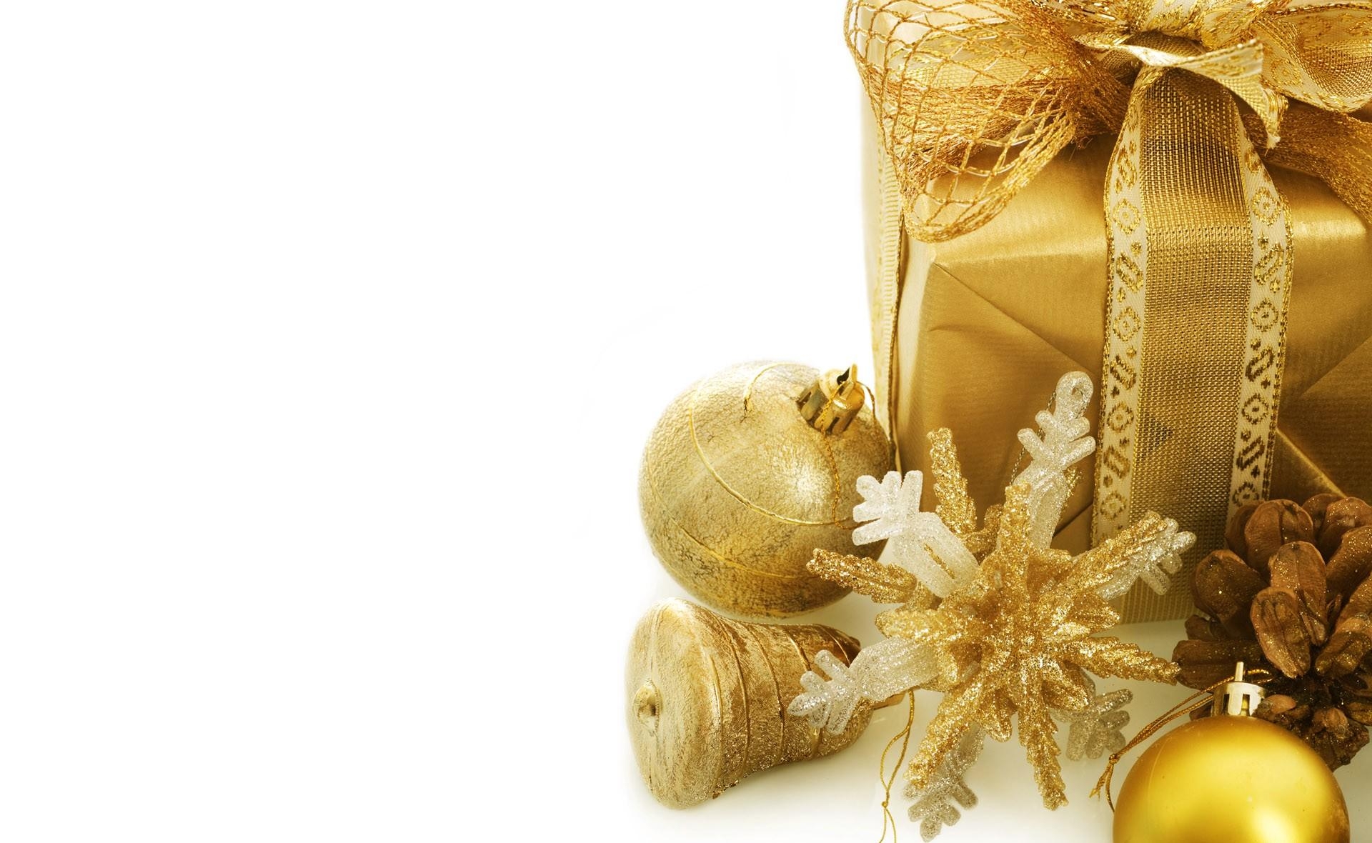 156969 Hintergrundbild herunterladen feiertage, gold, urlaub, vorhanden, geschenk, kegel, weihnachtsschmuck, weihnachtsbaum spielzeug, beule, schneeflocke - Bildschirmschoner und Bilder kostenlos