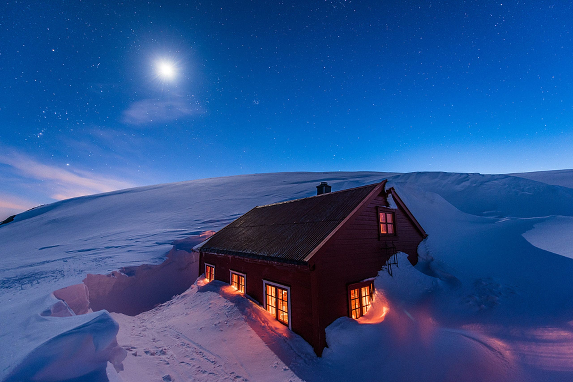 Дом в заснеженной Норвегии