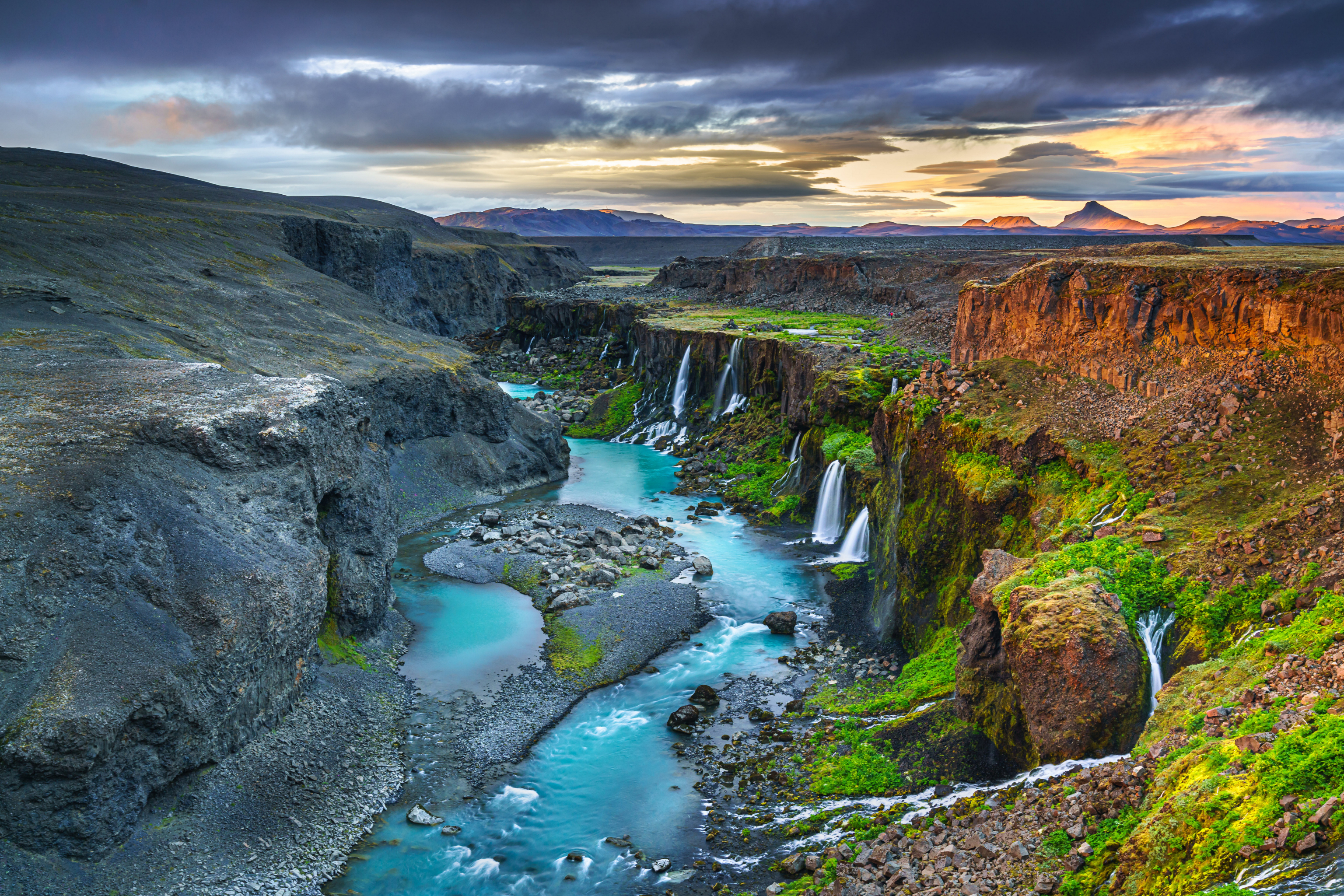 Исландия каньон водопад