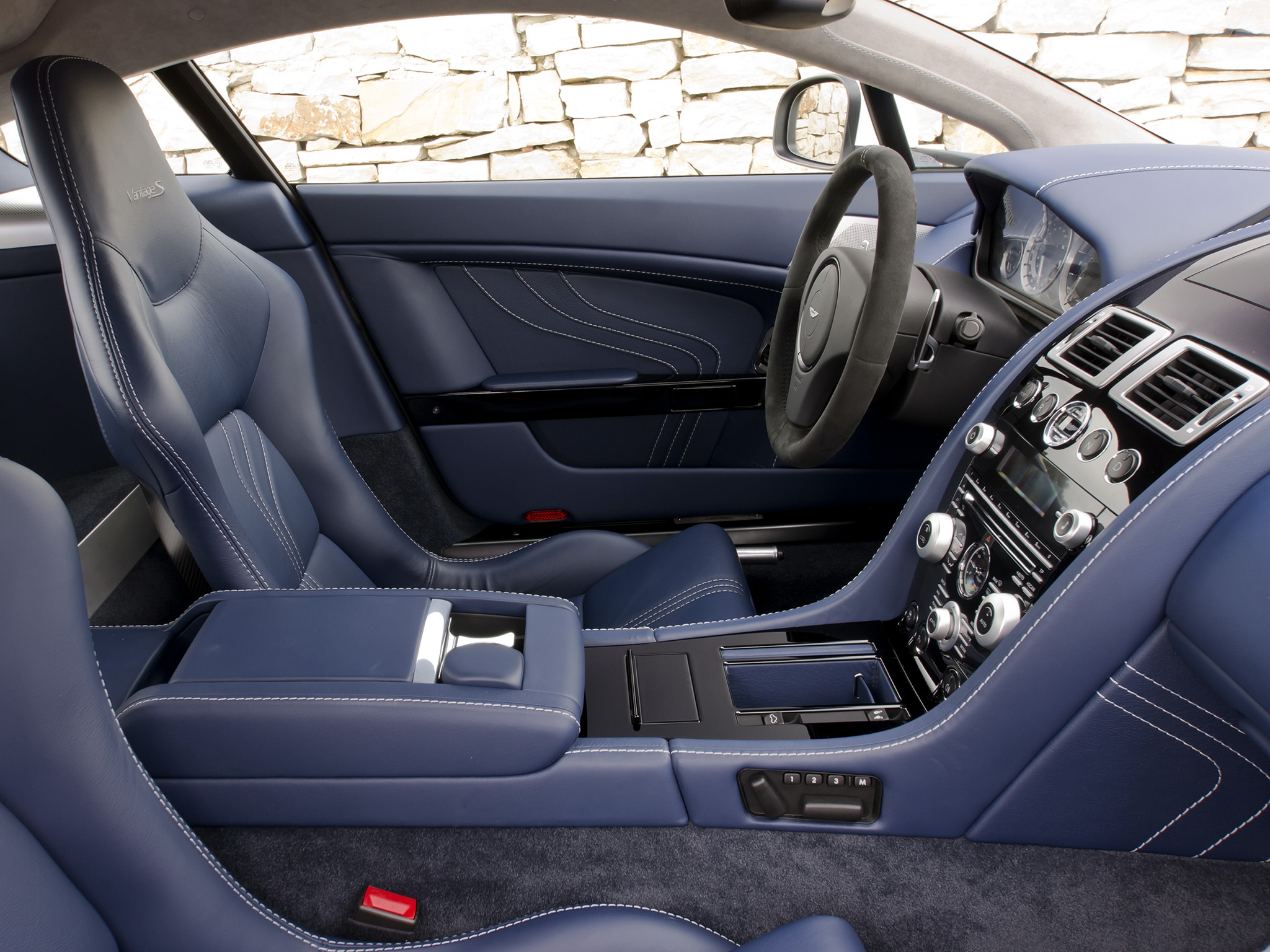 cars, interior, aston martin, steering wheel, rudder, salon, 2011, v8, vantage wallpaper for mobile