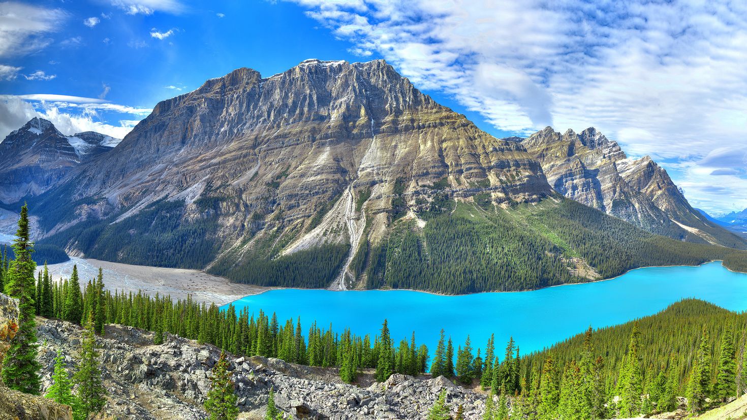 Глубокие горные озера. Горный массив в Канаде Банф. Банф Канада летом. Скалистые горы Банф Канады.