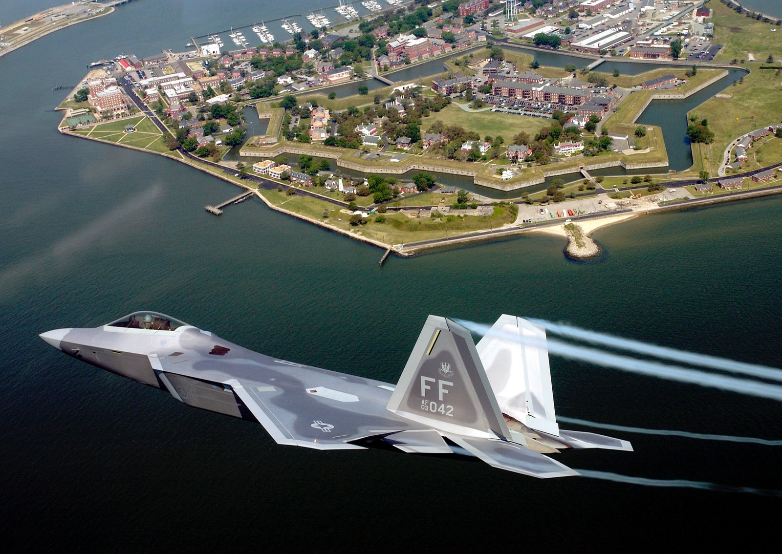 lockheed martin f 22 raptor, military, aircraft, airplane, jet, vehicle, jet fighters lock screen backgrounds