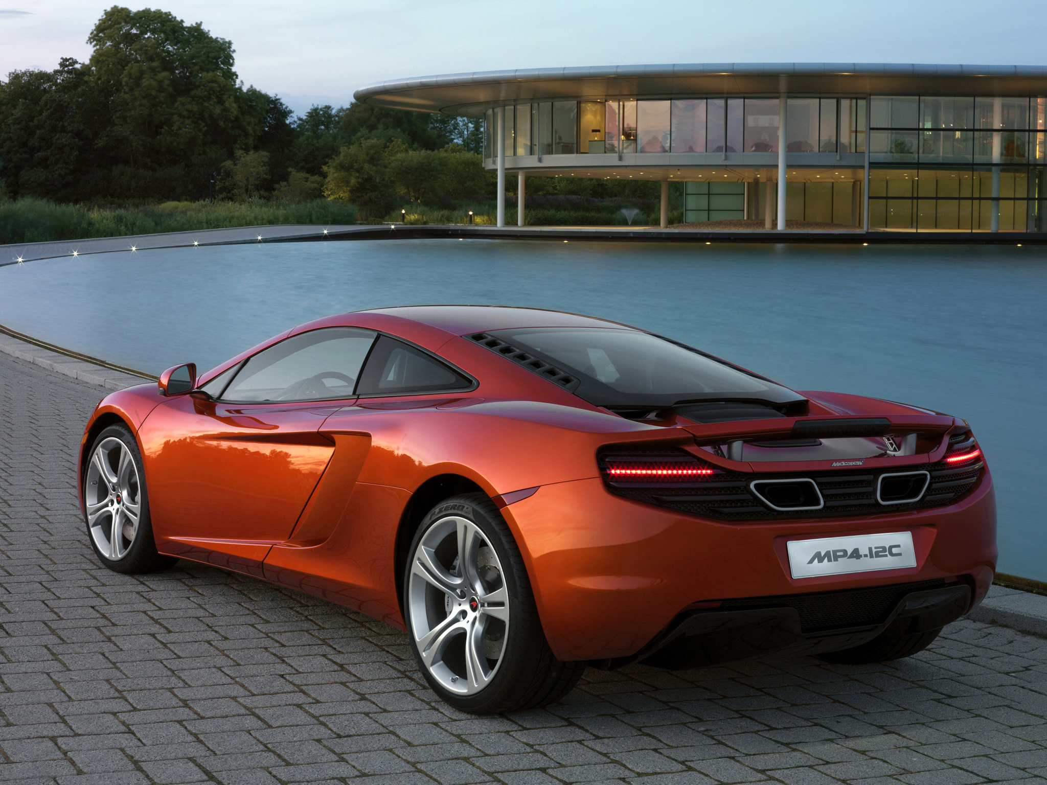 MCLAREN 12c Red New