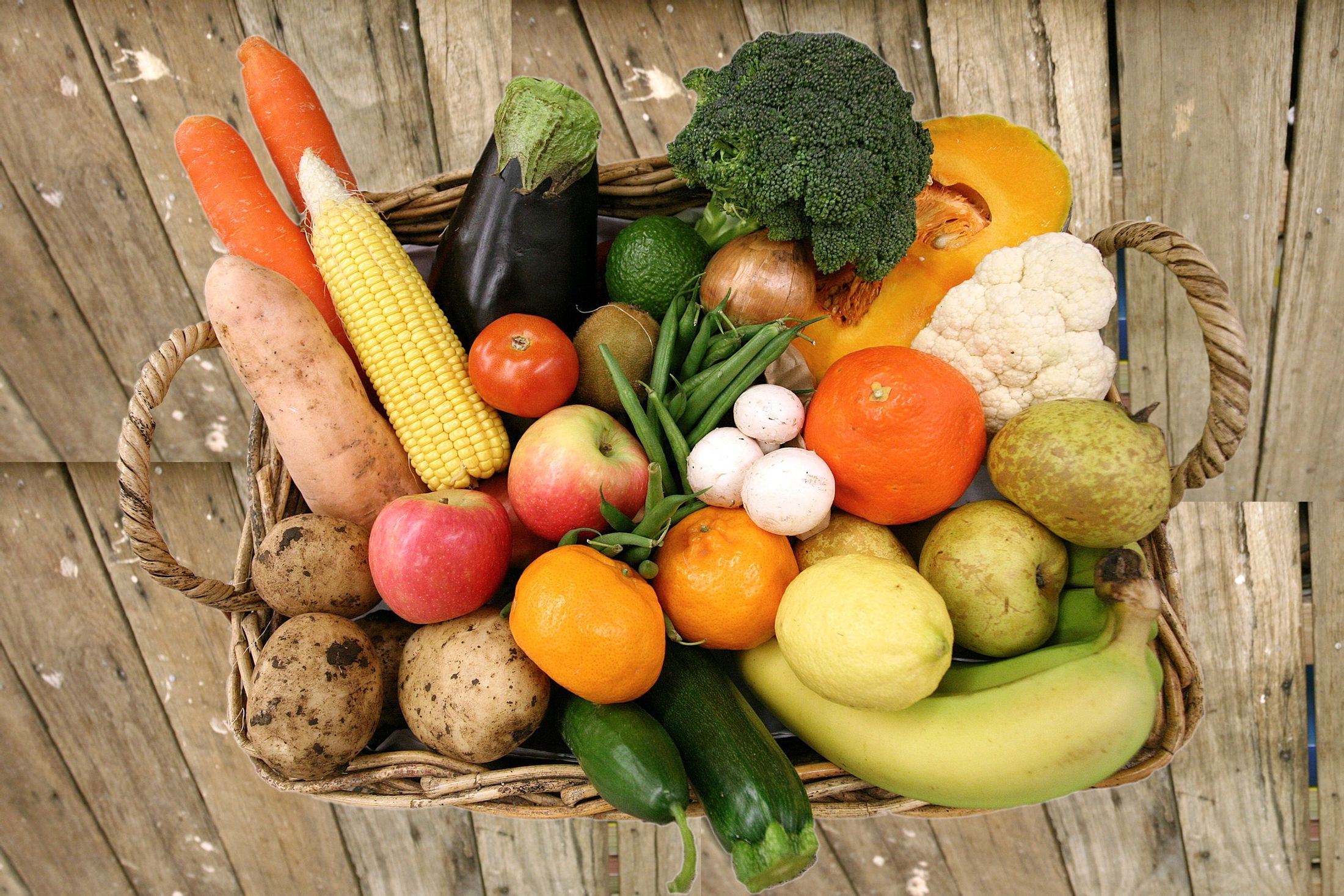 Vegetable products. Овощи и фрукты. Корзинка с овощами. Свежие овощи. Свежие овощи и фрукты.