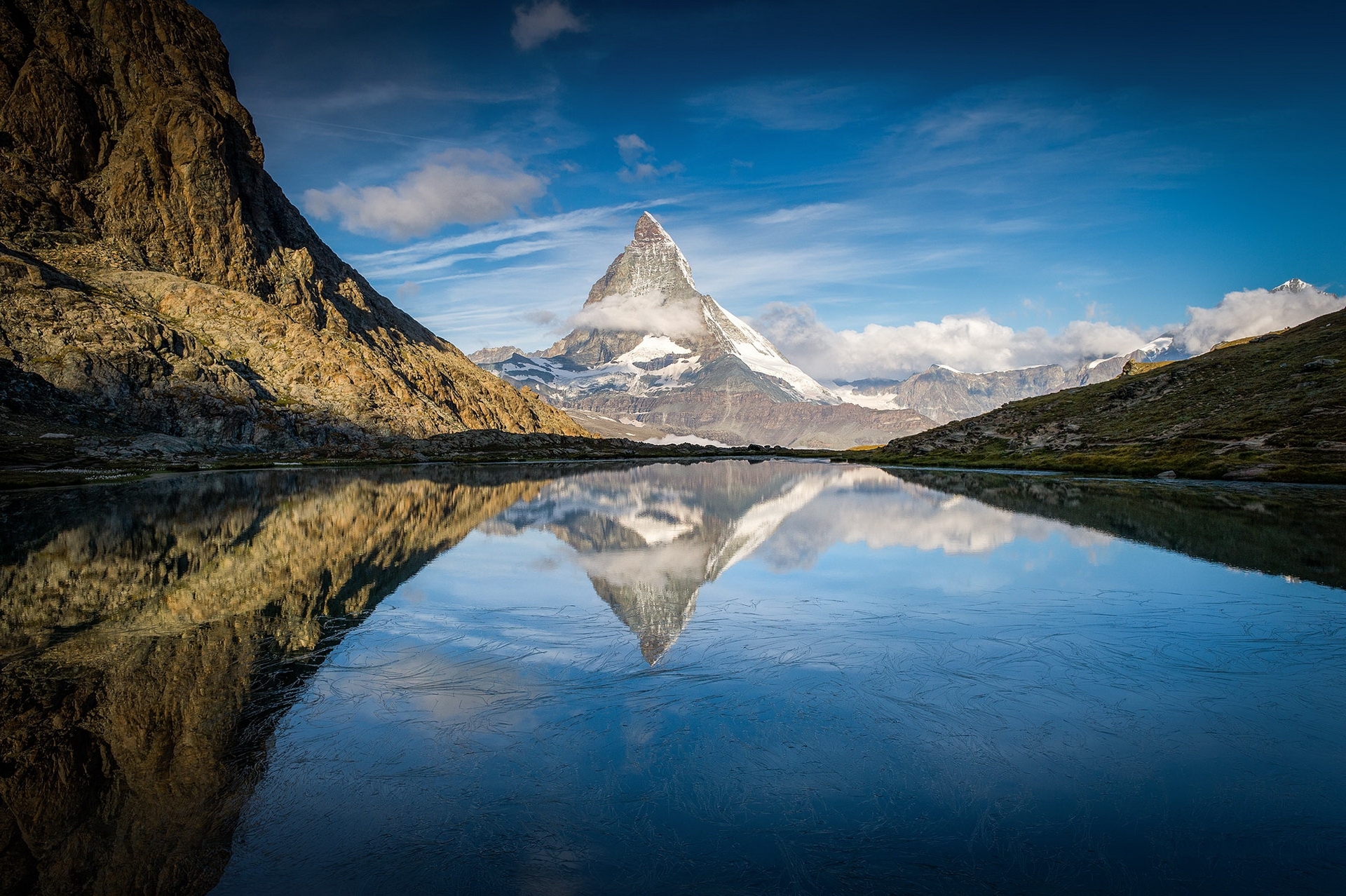 Handy-Wallpaper Mountains, Reflexion, Matterhorn, Natur, See, Alpen kostenlos herunterladen.