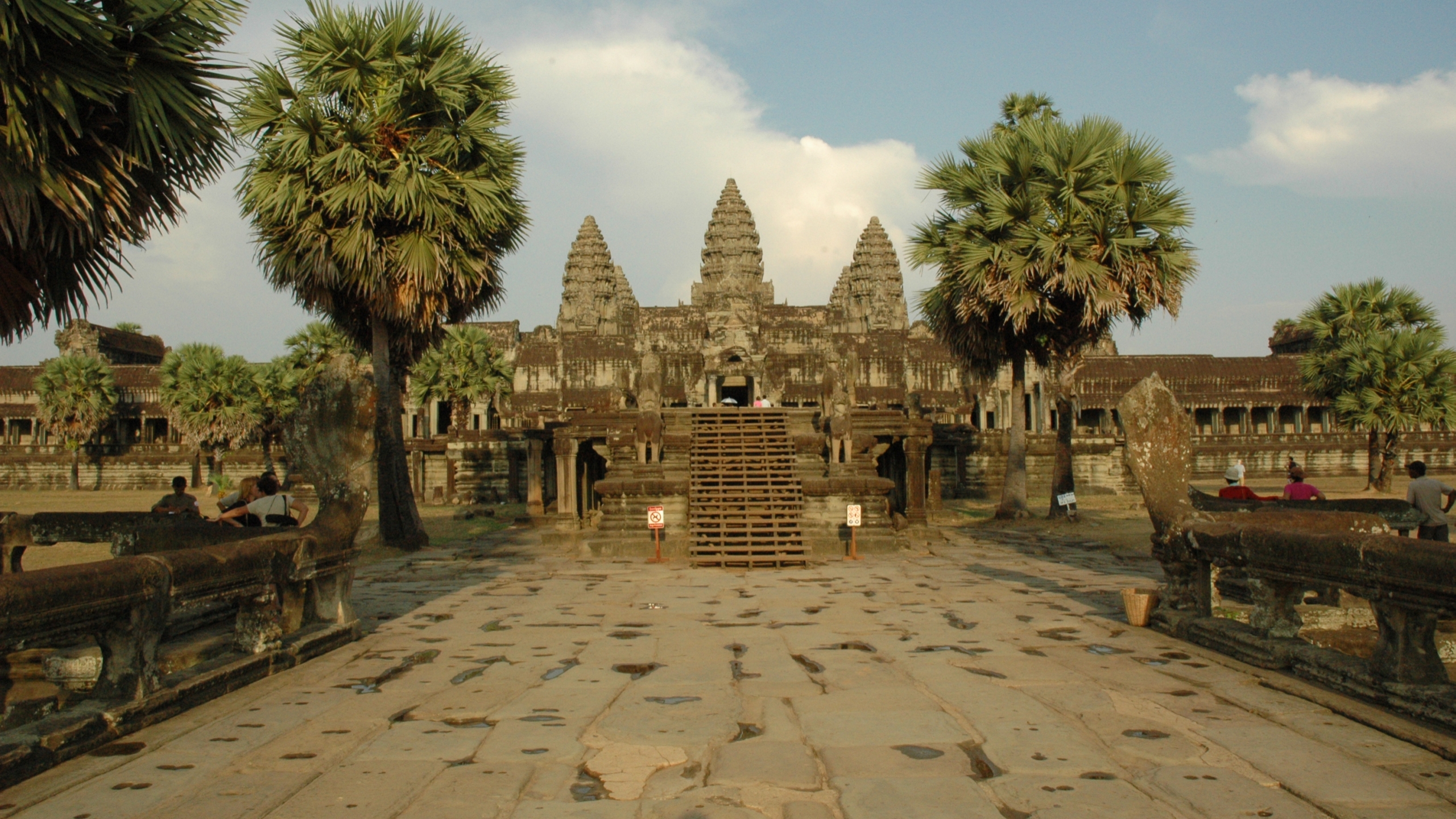Angkor Wat Vertical Background