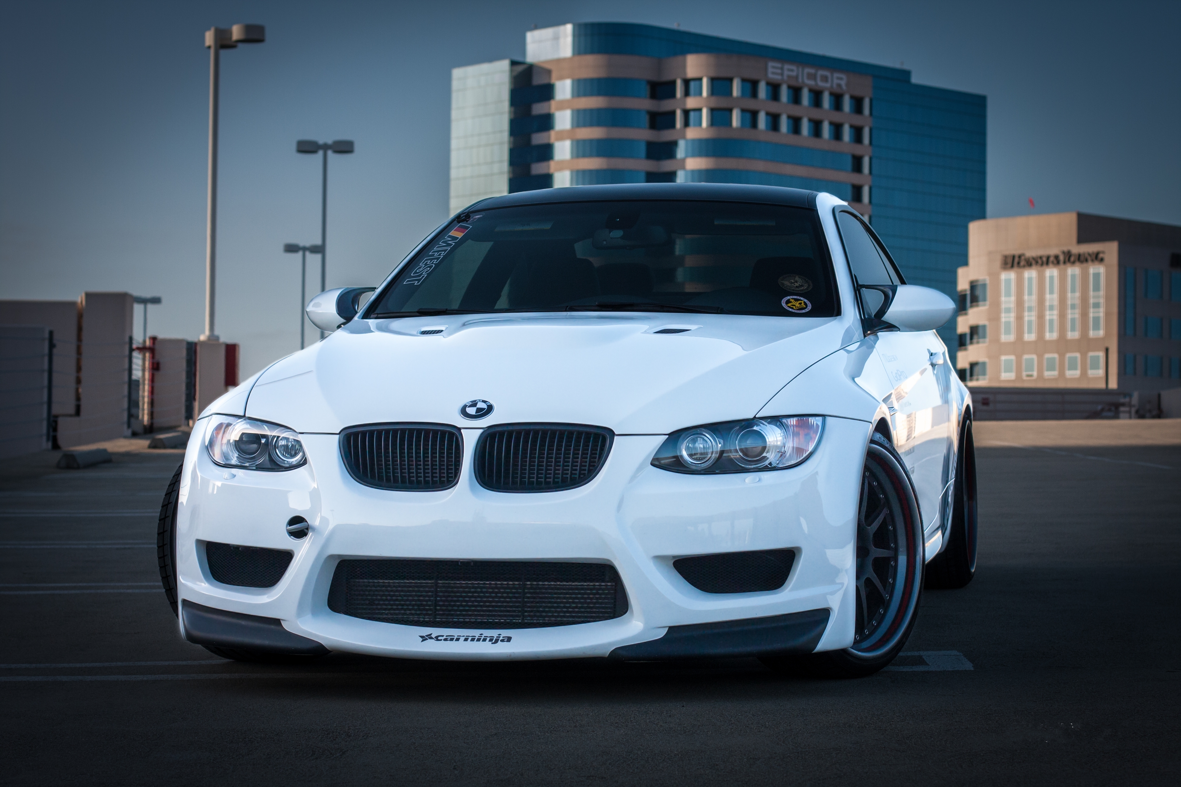 Белый цвет машины фото. BMW m3 белая. BMW e92 White. BMW m3 e92. M3 e92 белая.
