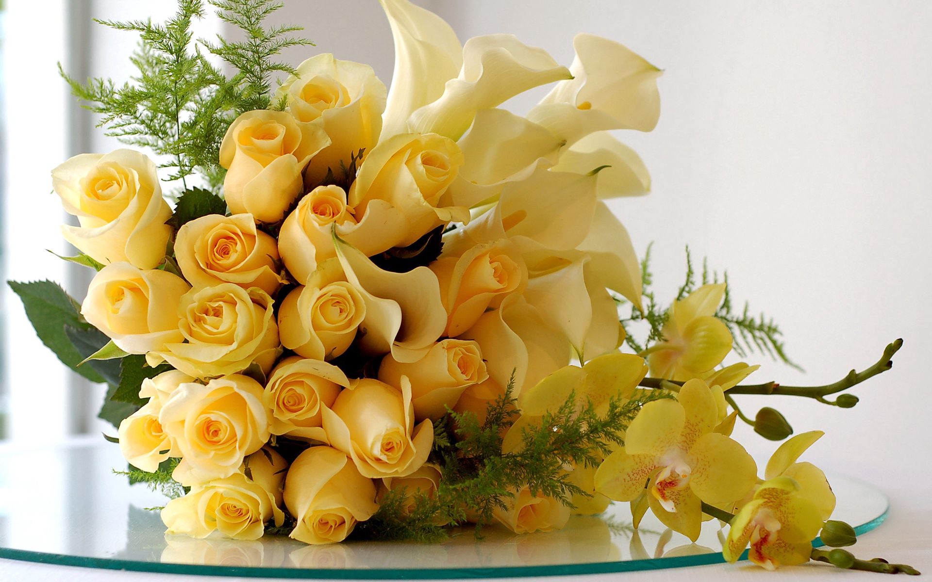 Laden Sie das Schönheit, Geäst, Zweige, Strauß, Lilien, Bouquet, Glas, Roses, Blumen-Bild kostenlos auf Ihren PC-Desktop herunter