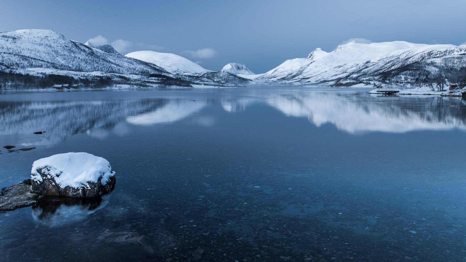 Норвегия замерзшее озеро