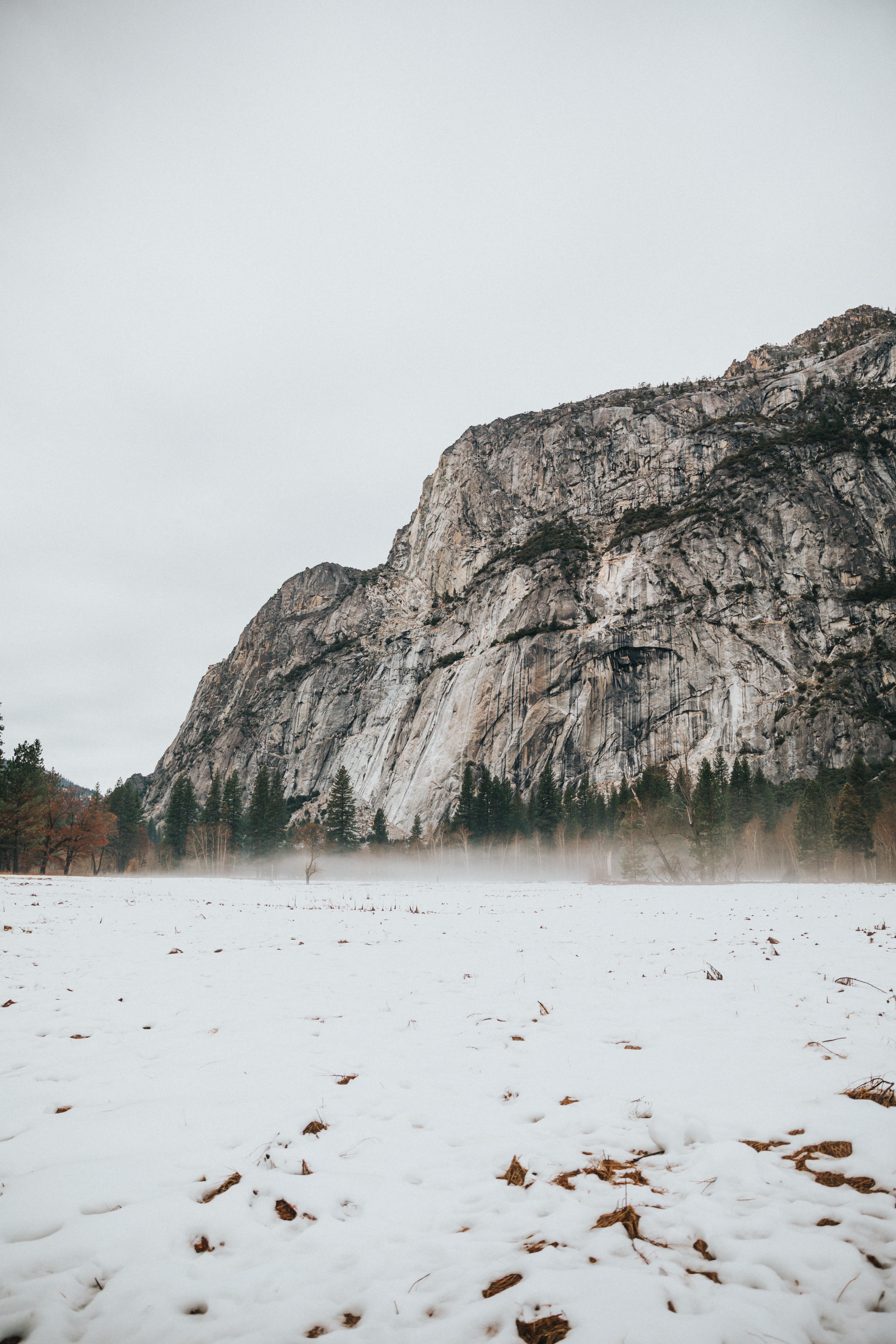 Handy-Wallpaper Winter, Schnee, Felsen, Berg, Natur, Rock, Landschaft kostenlos herunterladen.