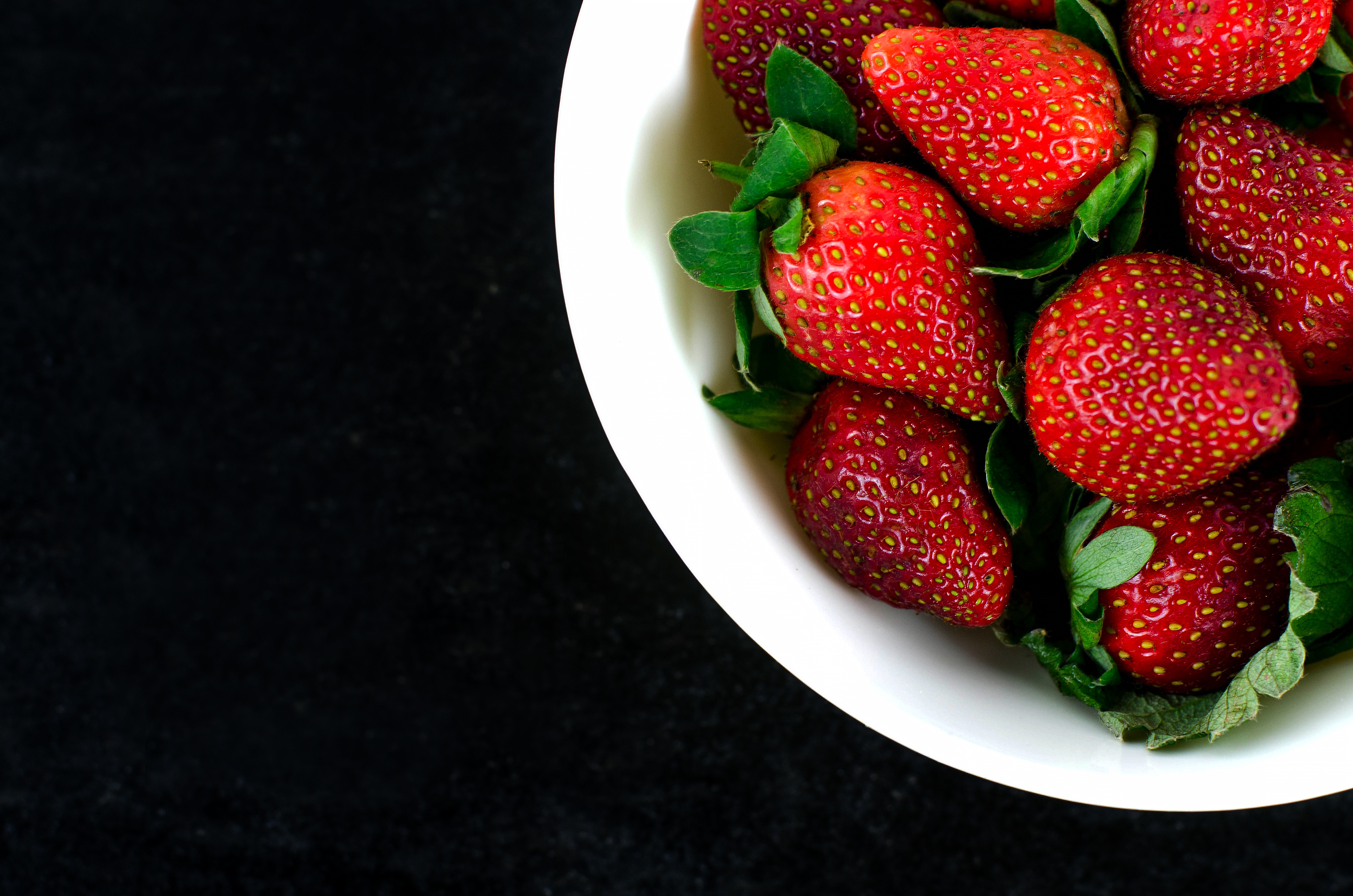 Laden Sie das Lebensmittel, Berries, Teller, Die Ernte, Erdbeere, Ernte-Bild kostenlos auf Ihren PC-Desktop herunter
