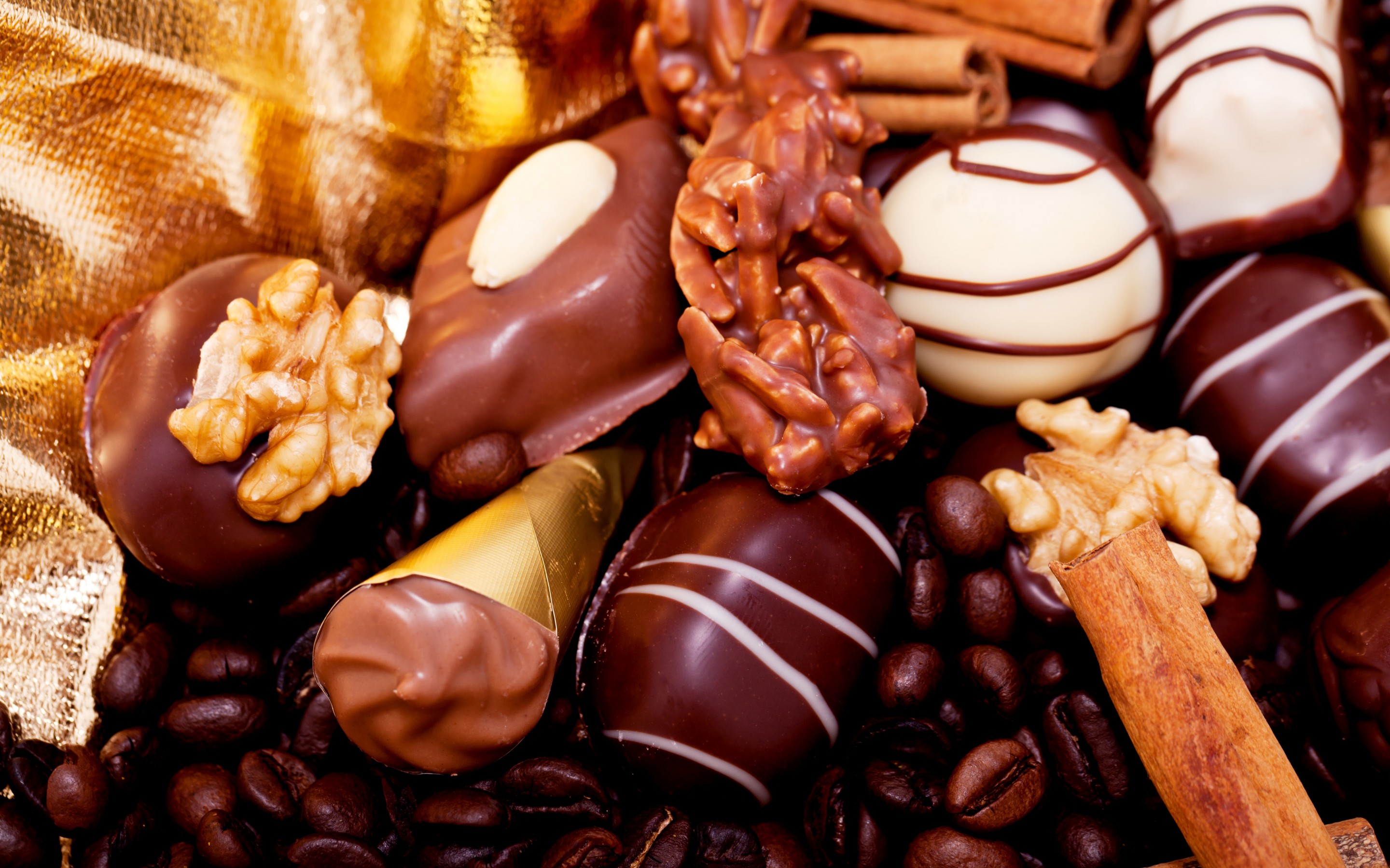 Слаще шоколада лучше шоколада. Шоколадные конфеты. Сладости конфеты шоколад. Красивые конфеты. Красивые шоколадные конфеты.