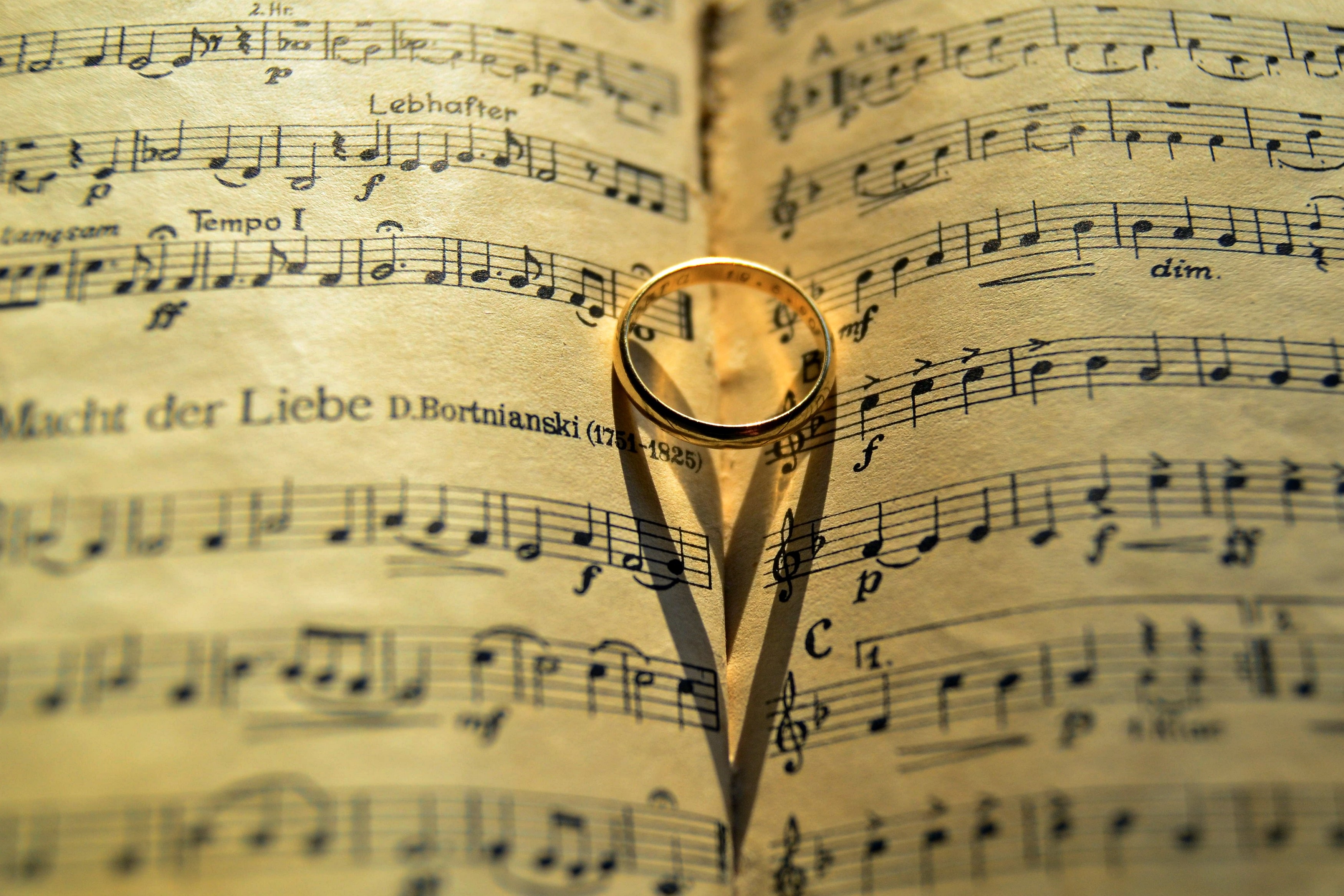 ring, music, heart, love, shadow, notes phone background