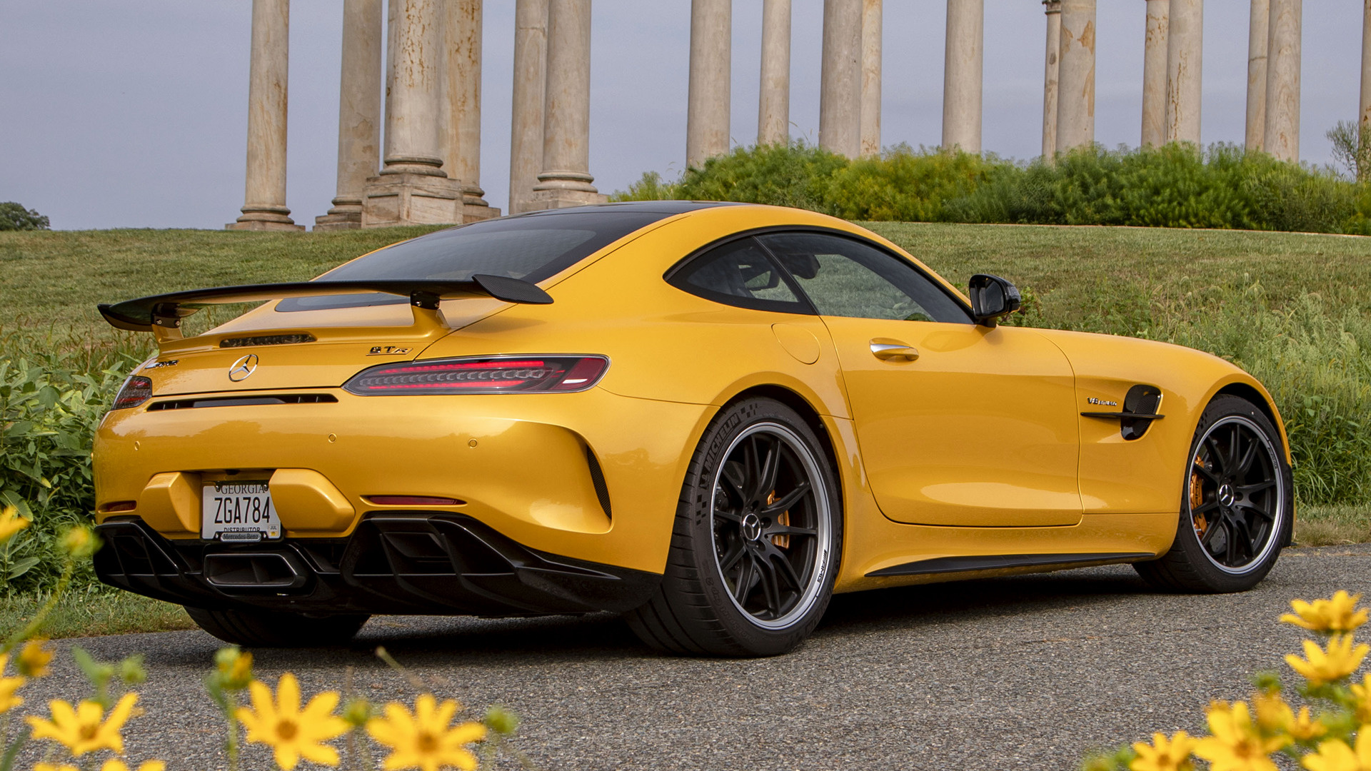 Mercedes AMG gt Yellow 4k