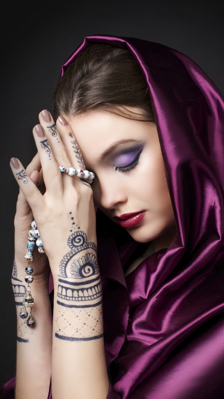 women, tattoo, mood, scarf, lipstick, purple, amulet, henna Phone Background