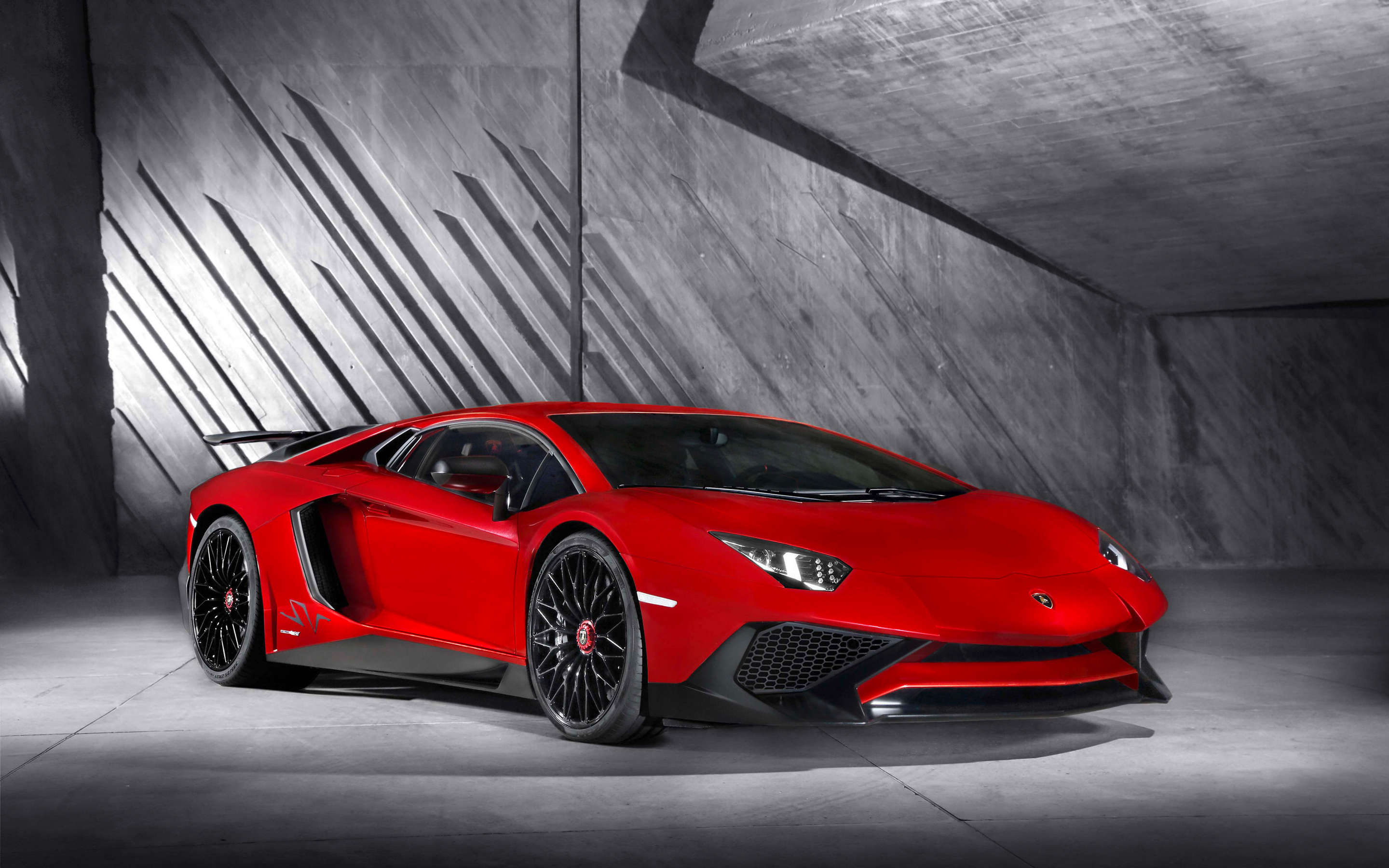 Lamborghini Aventador s красный