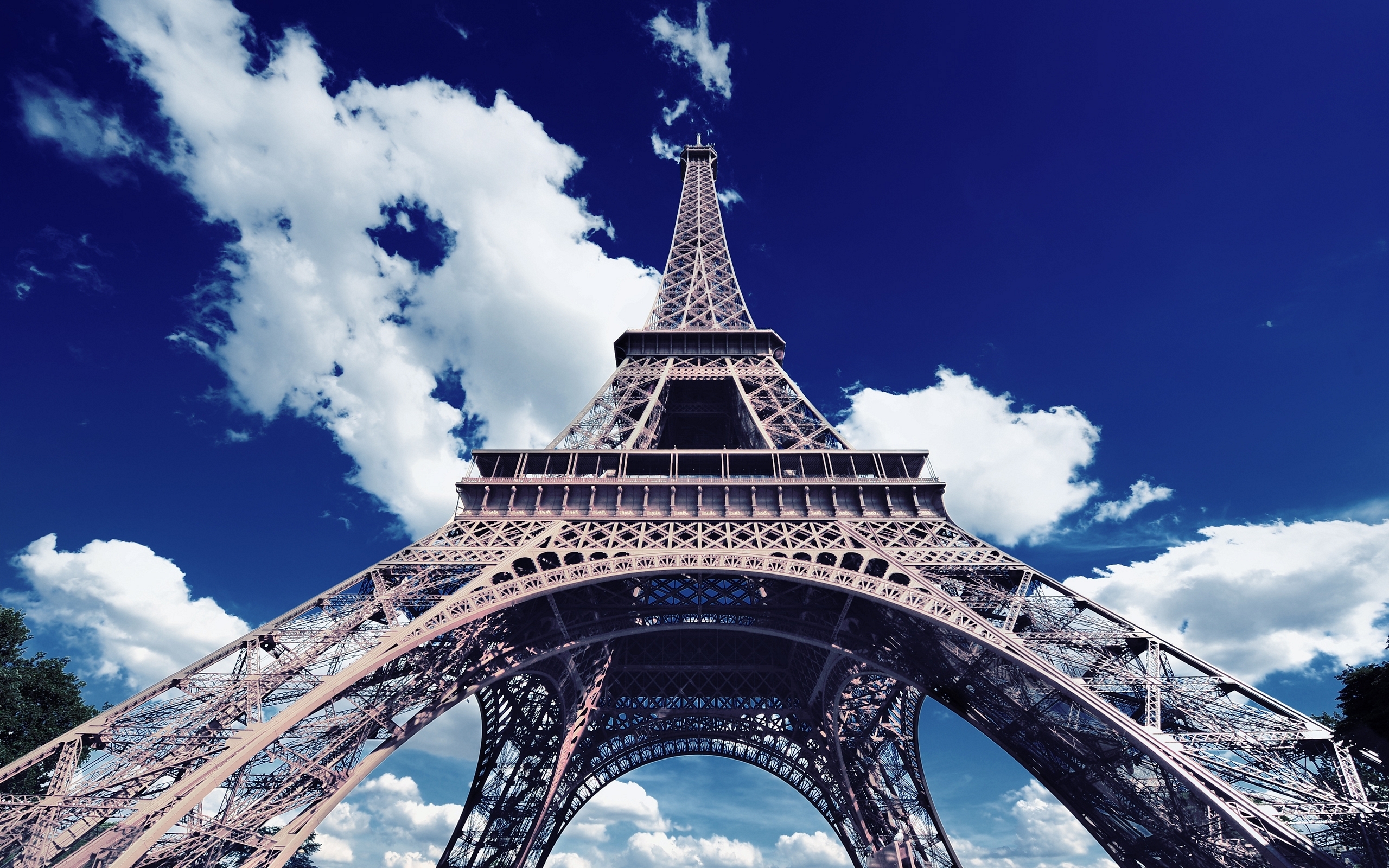 Красивые картины на телефон. Франция Париж Эйфелева башня. Эльфовая башня э. Эйфелева башня. Г. А. Эйфель. Париж на фоне эльфовой башни.