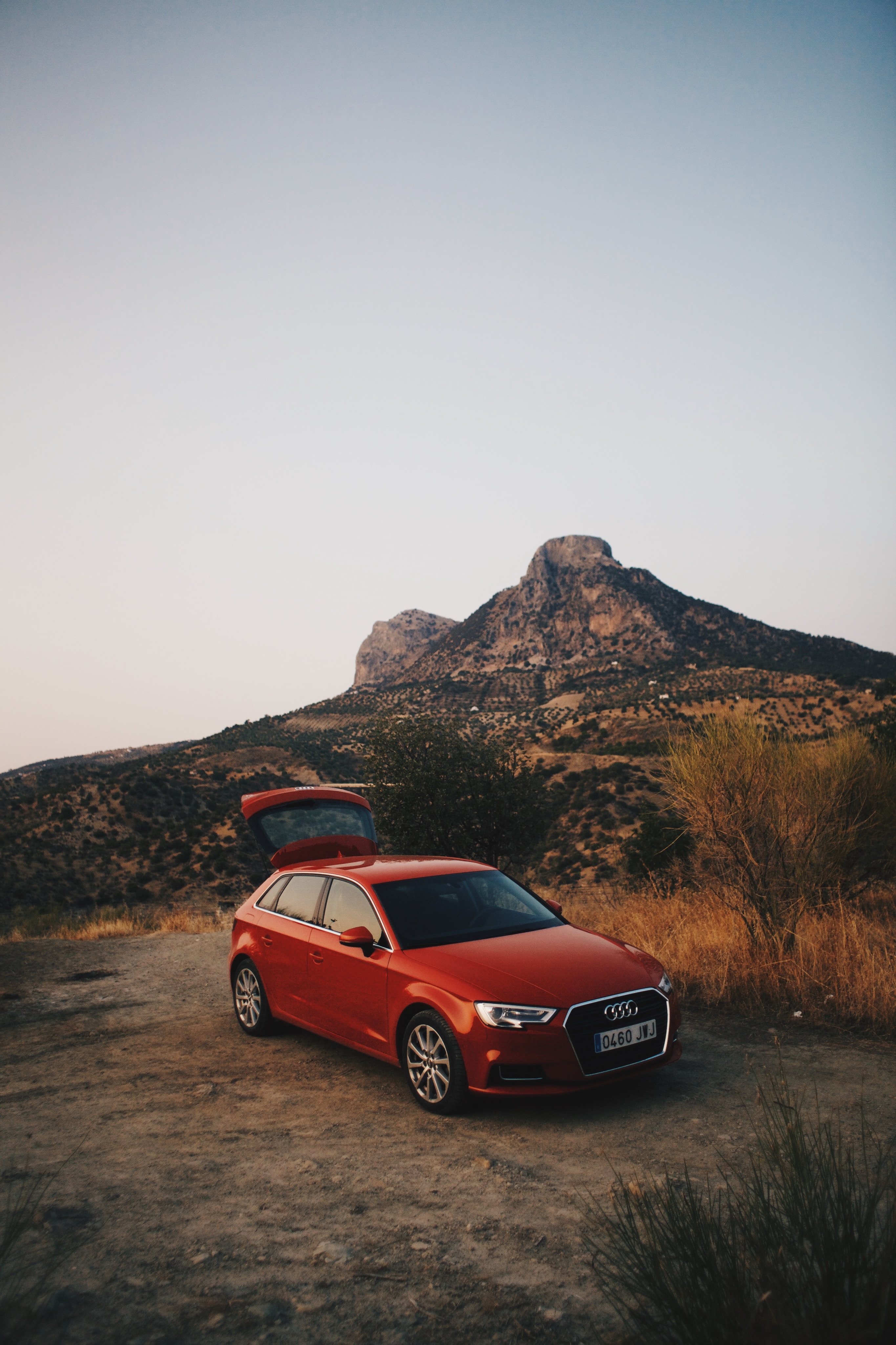 Baixar papel de parede para celular de Carros, Audi Q5, Montanhas gratuito.
