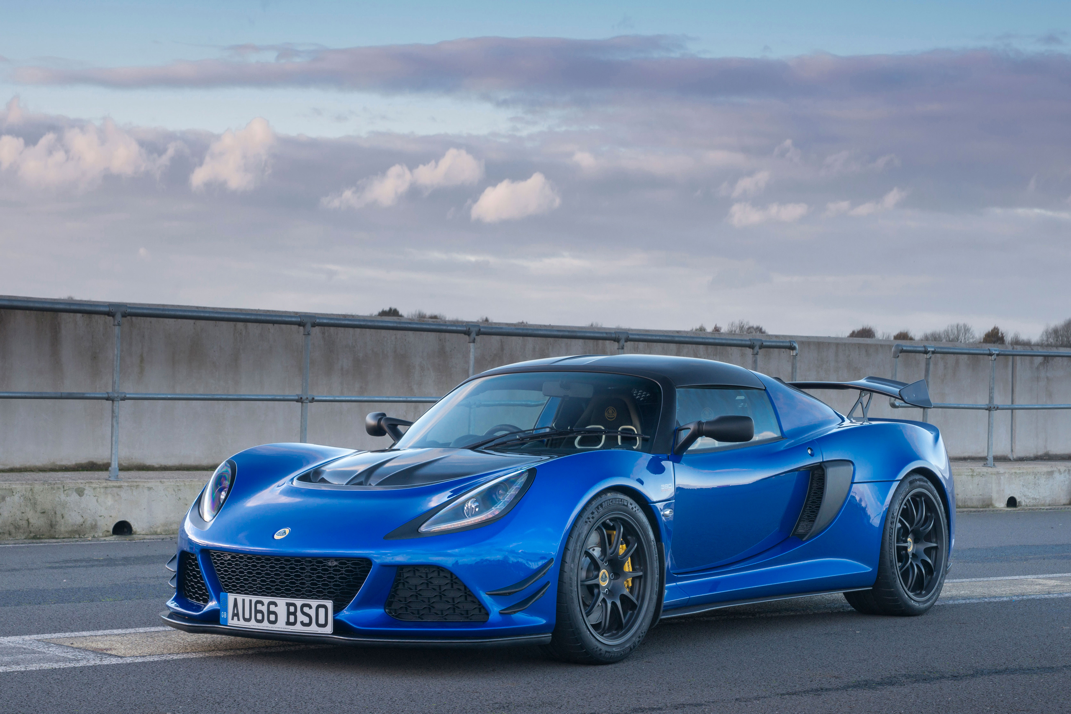 Лотус машина exige