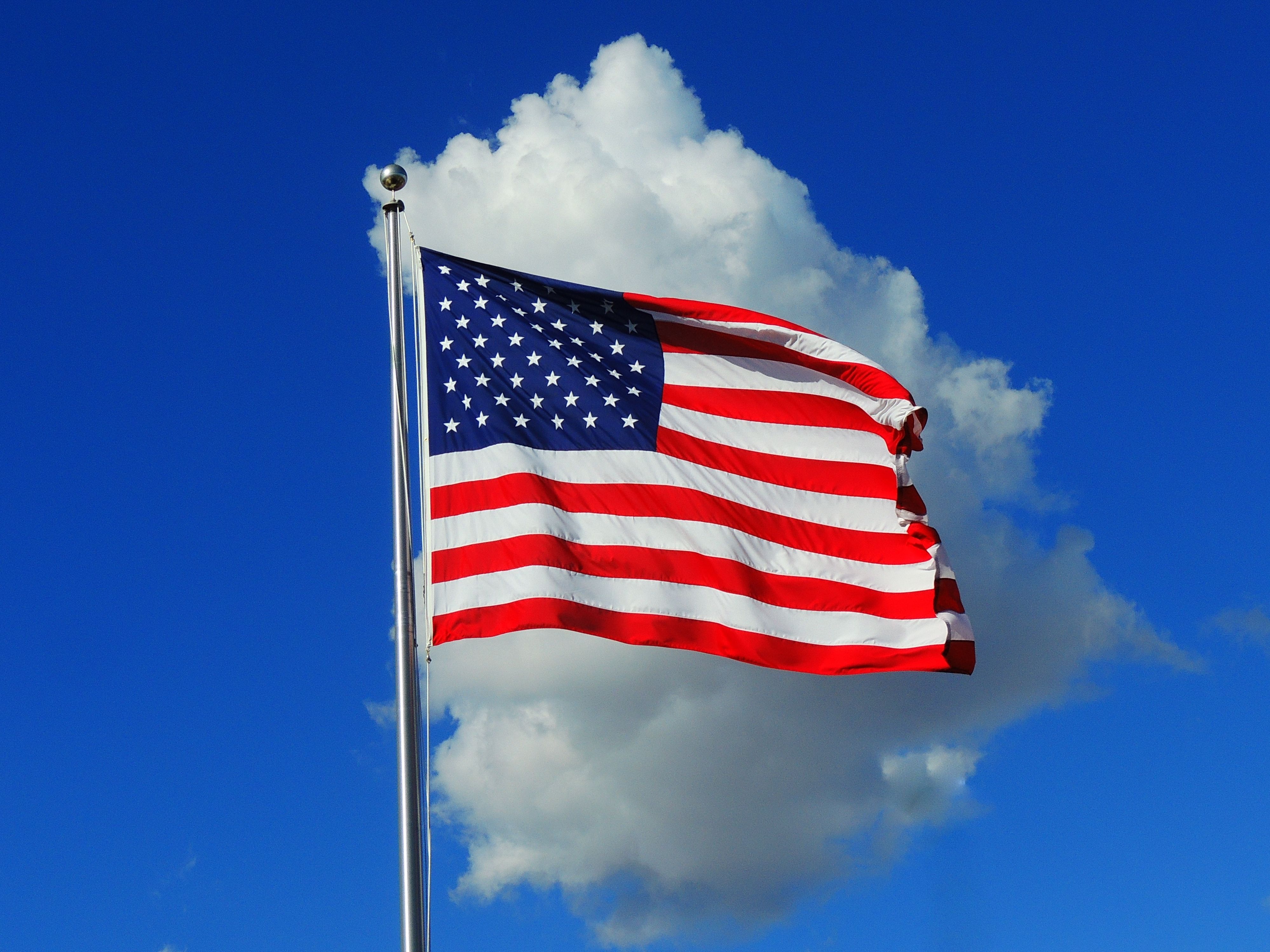370286 завантажити шпалери прапор, прапори, американський прапор, створено людиною, синій, хмара, небо - заставки і картинки безкоштовно